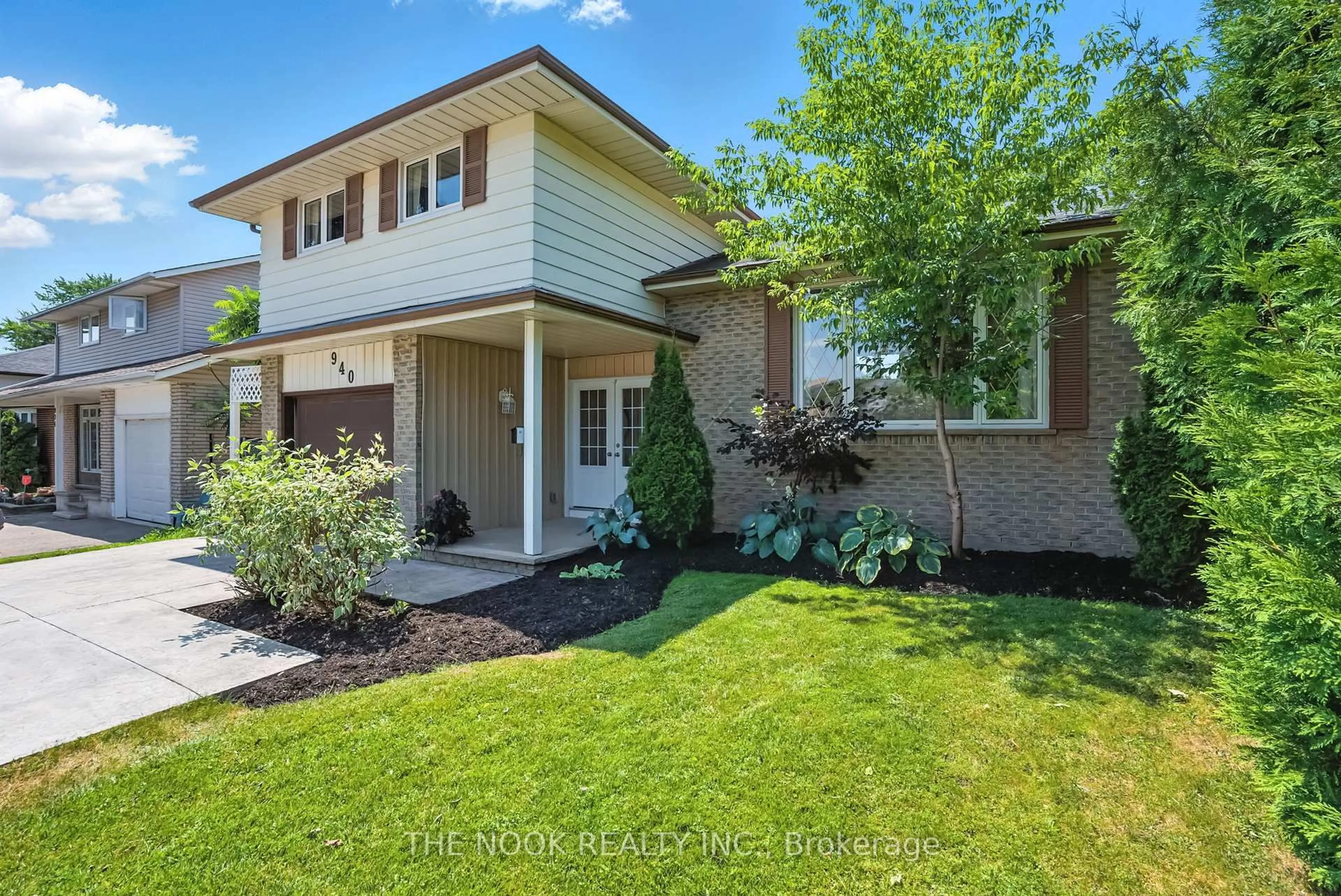 Home with brick exterior material, street for 940 Central Park Blvd, Oshawa Ontario L1G 6P2