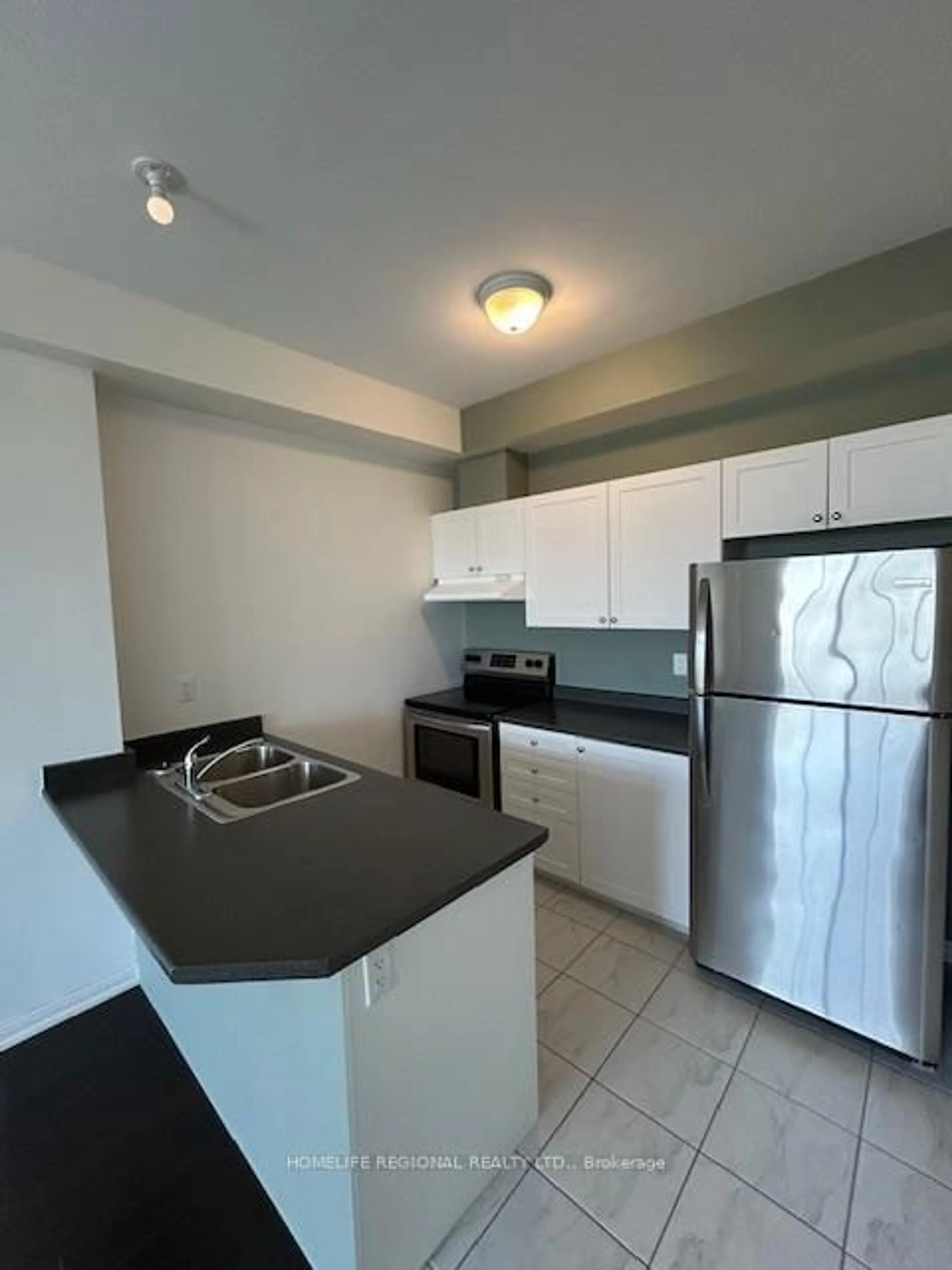 Standard kitchen, unknown for 84 Aspen Springs Dr #422, Clarington Ontario L1C 5N6