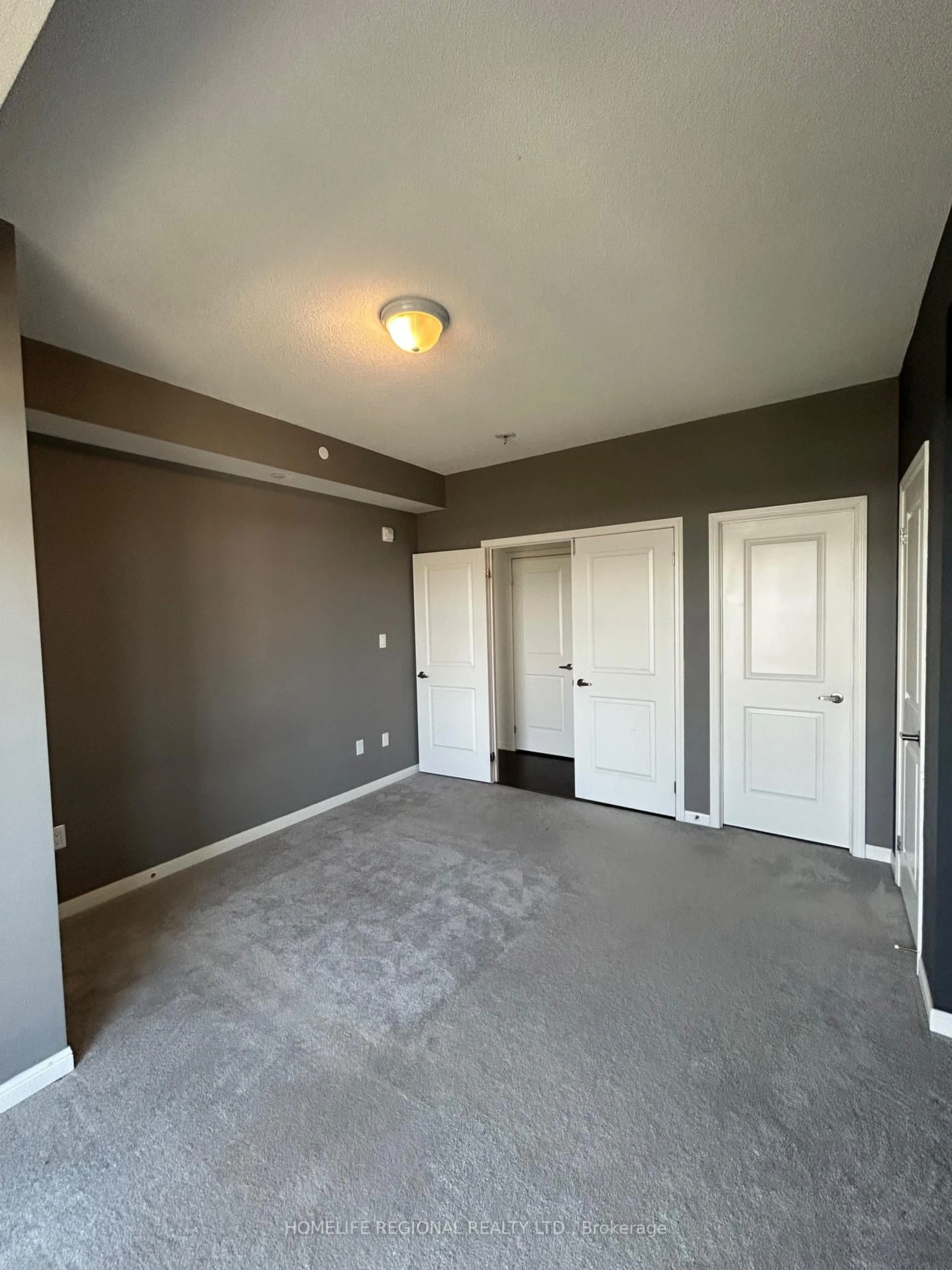 A pic of a room for 84 Aspen Springs Dr #422, Clarington Ontario L1C 5N6