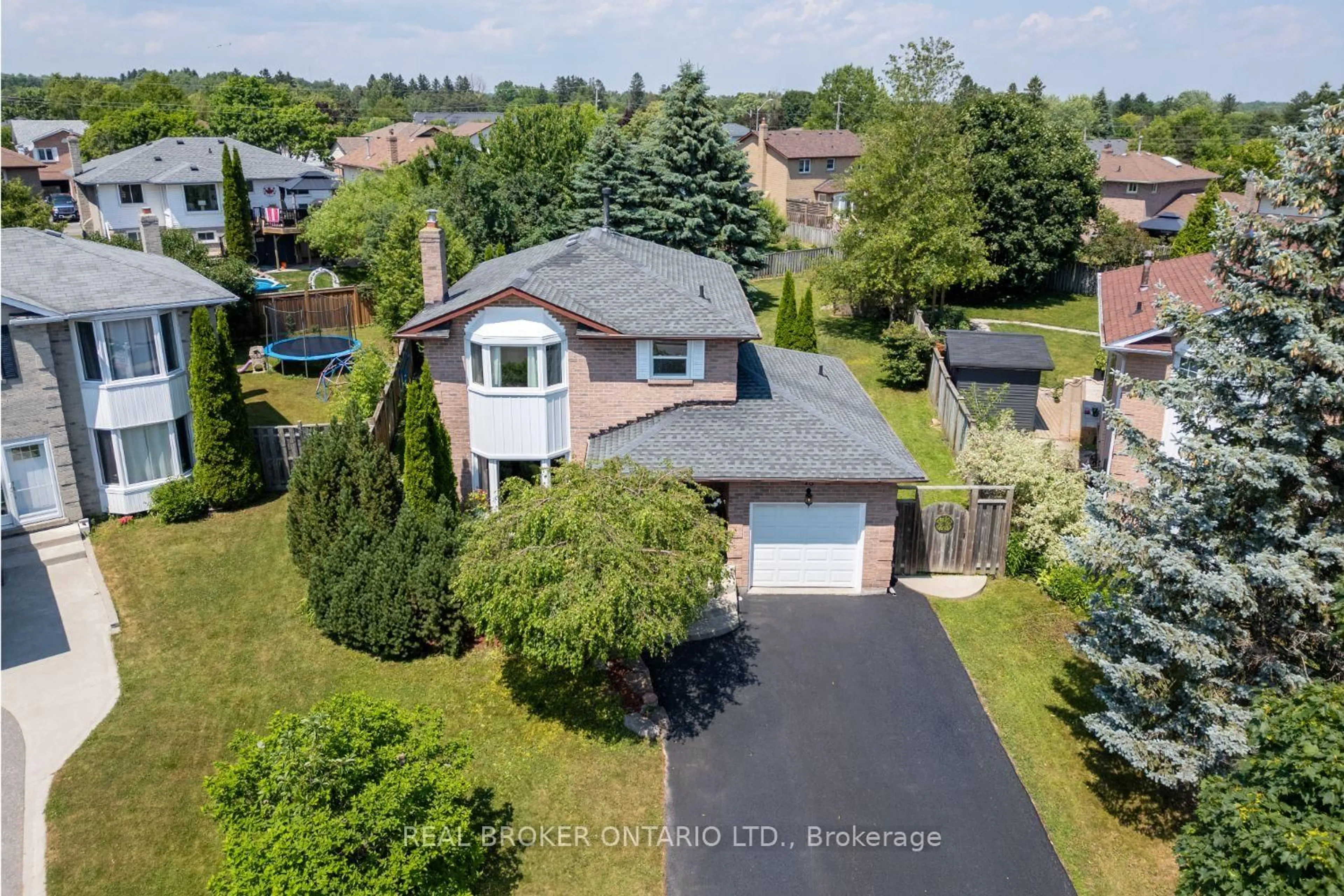 A pic from outside/outdoor area/front of a property/back of a property/a pic from drone, street for 78 Cherry Blossom Cres, Clarington Ontario L1E 1G5