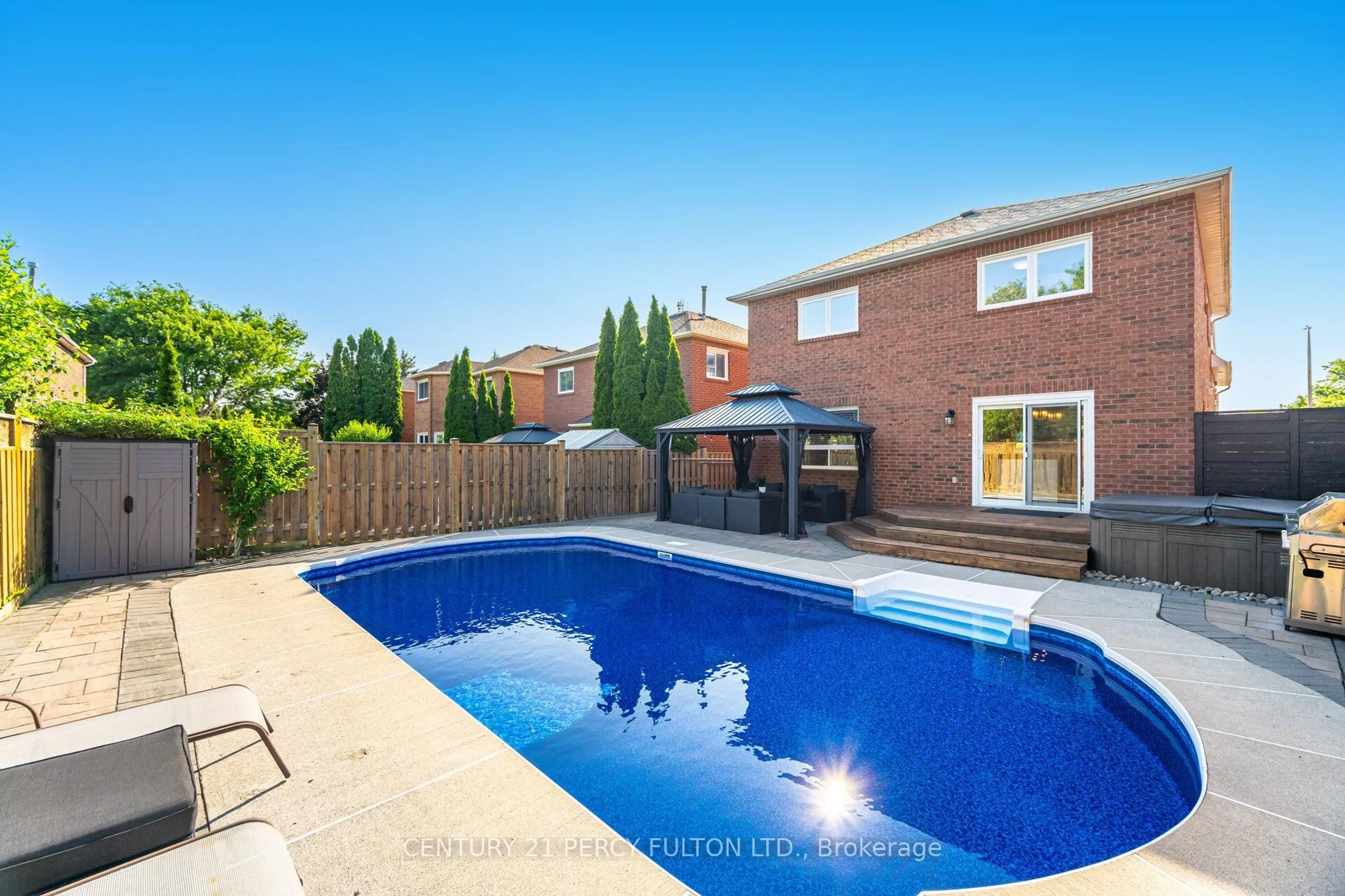 Pool for 61 Fencerow Dr, Whitby Ontario L1R 1Y3