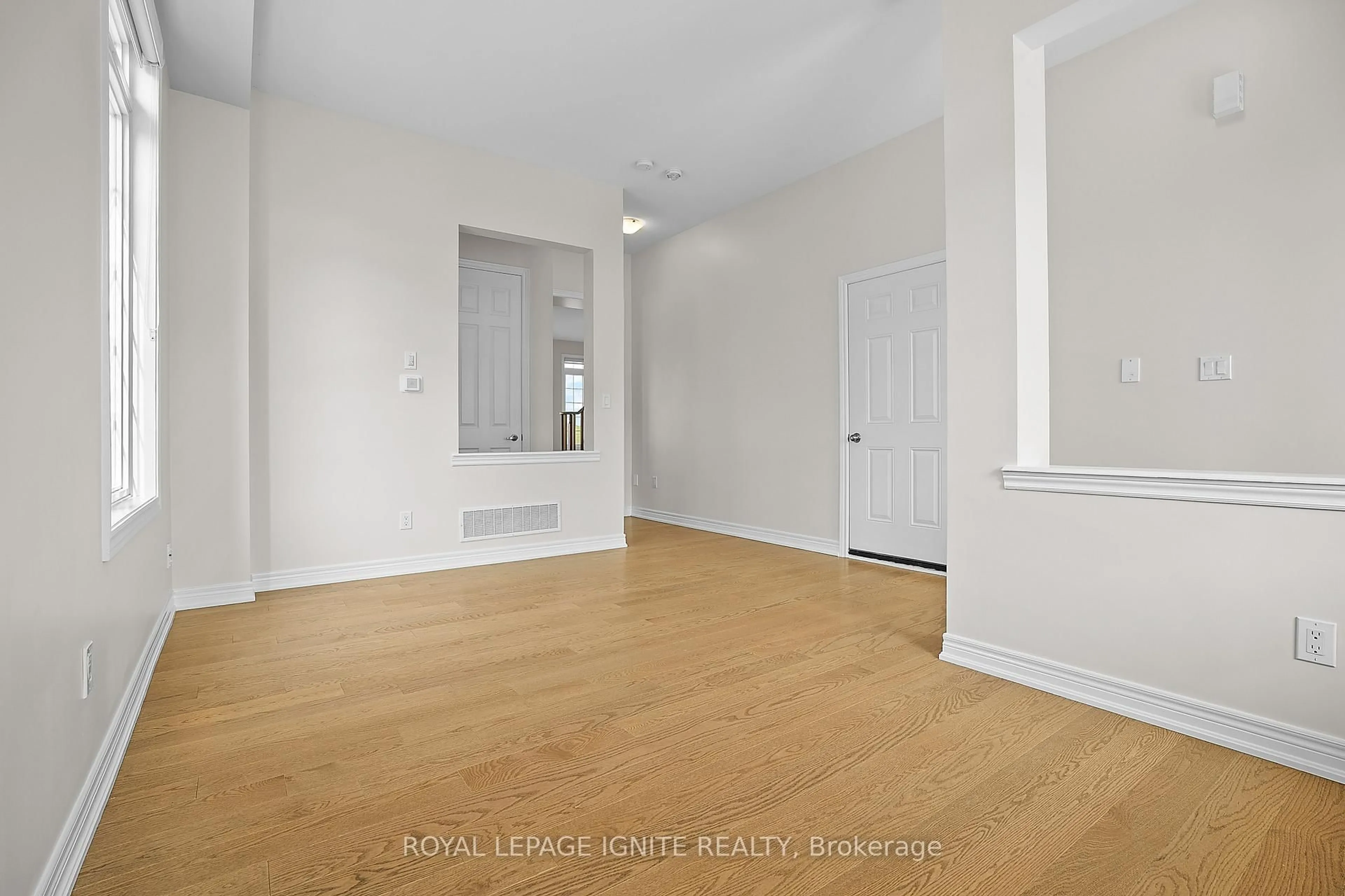 A pic of a room for 2592 Craftsman Dr, Oshawa Ontario L1L 0R4