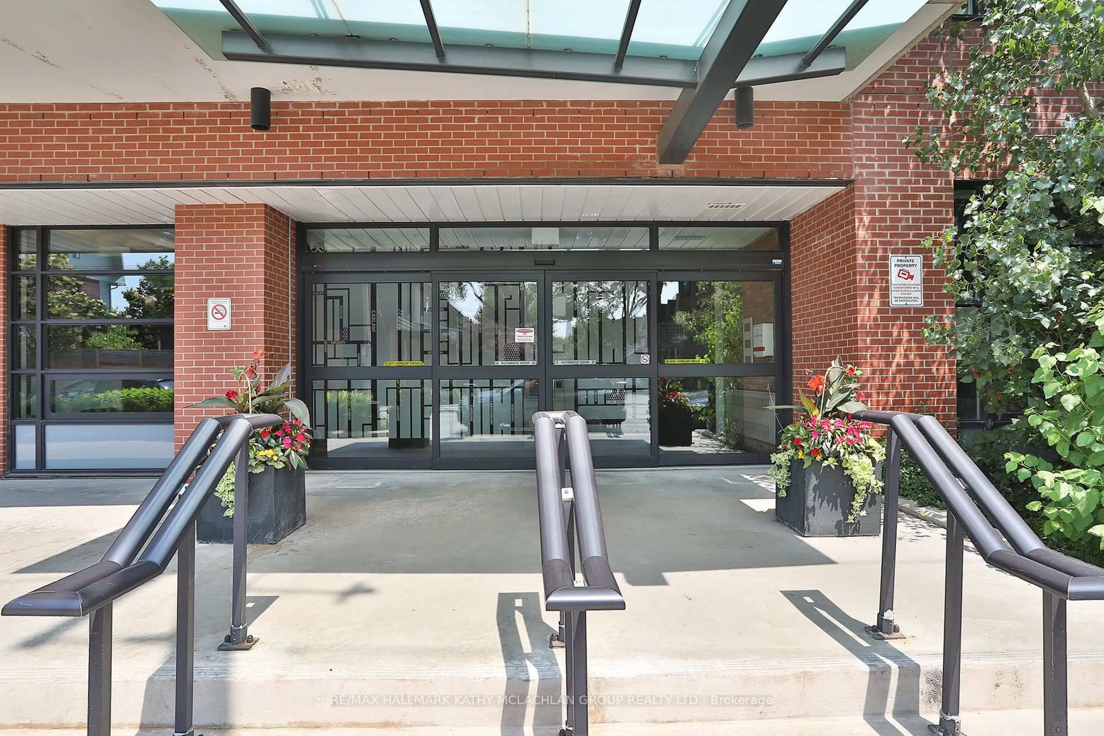 Indoor foyer for 88 Colgate Ave #520, Toronto Ontario M4M 0A6