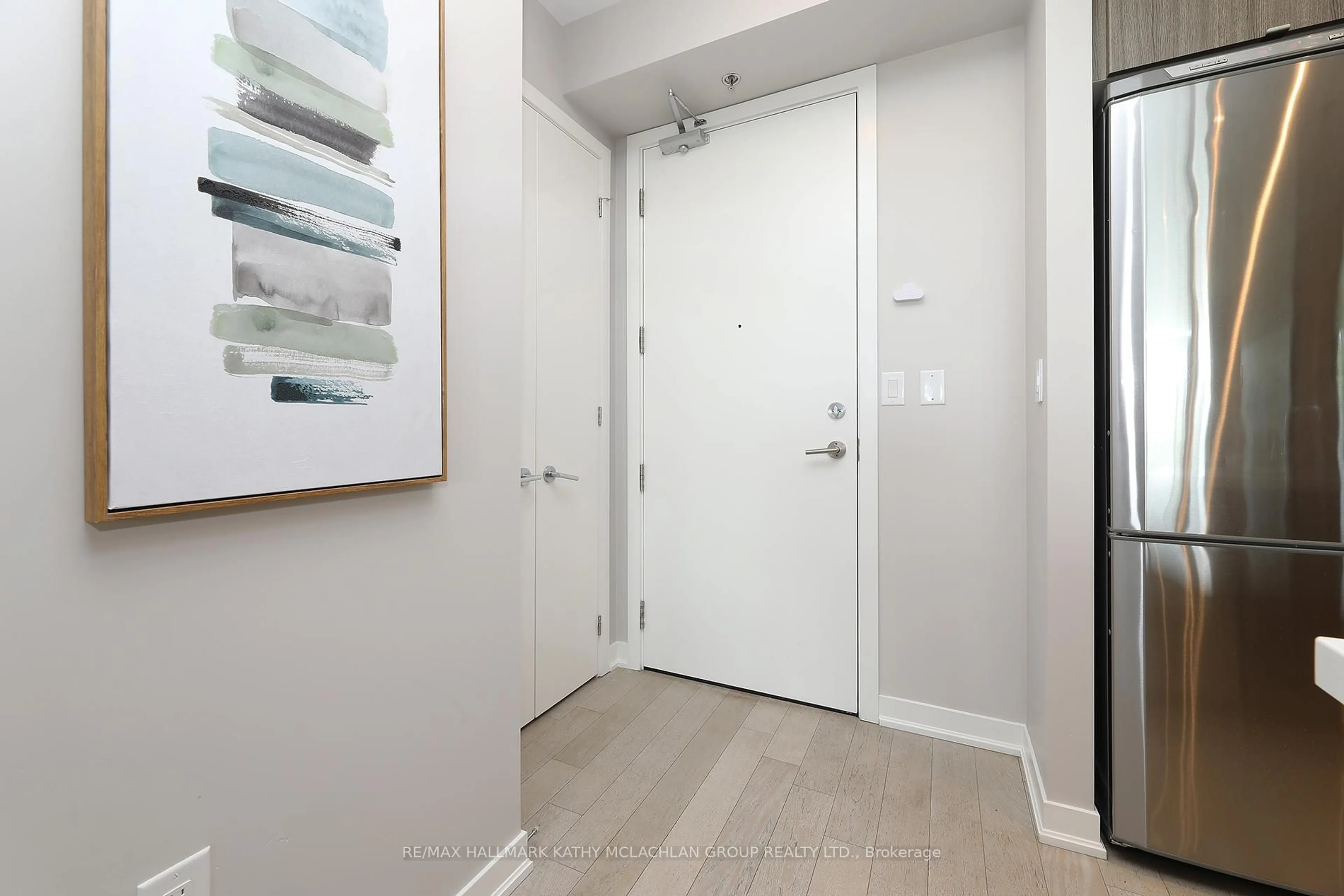 Indoor entryway for 88 Colgate Ave #520, Toronto Ontario M4M 0A6