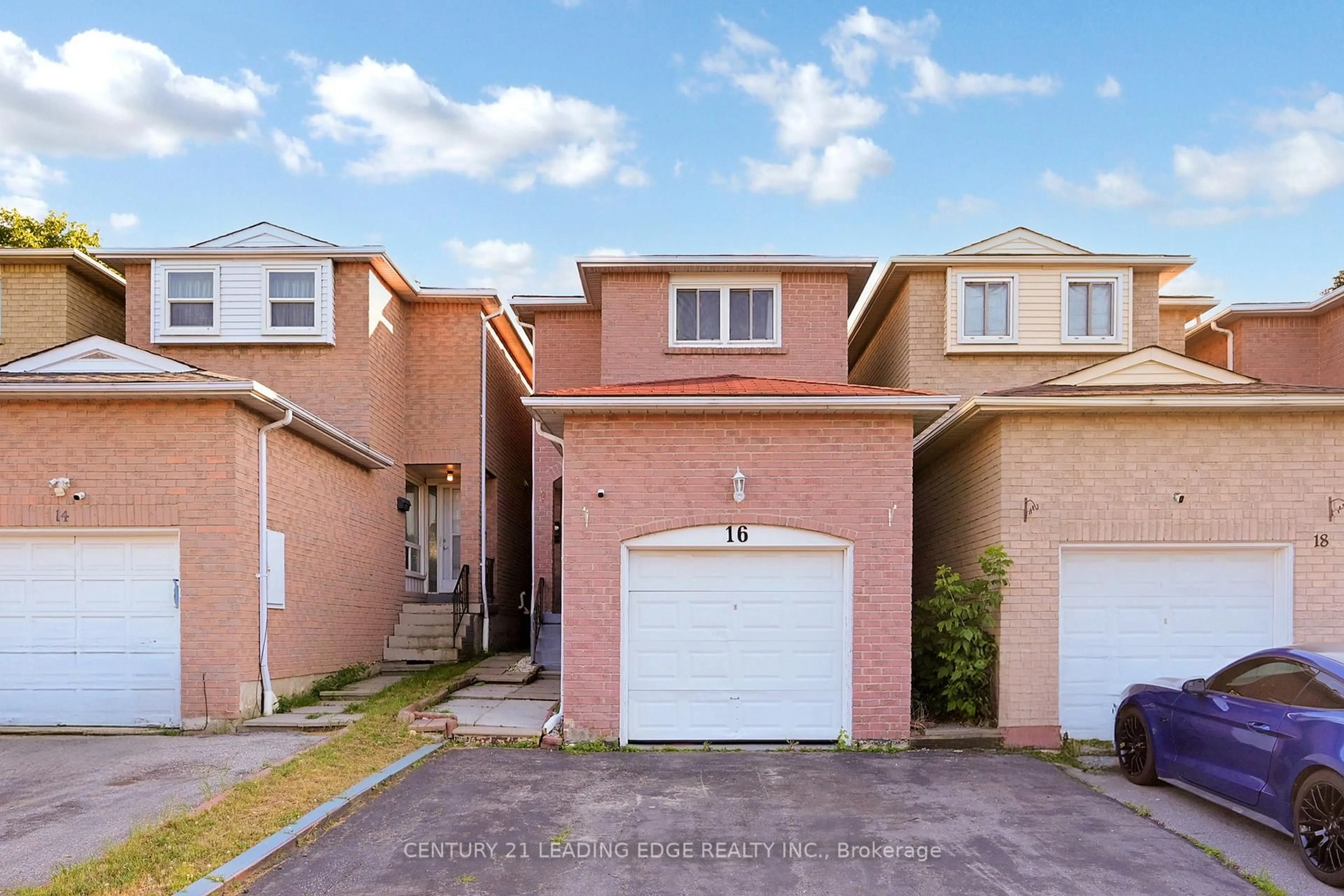 A pic from outside/outdoor area/front of a property/back of a property/a pic from drone, street for 16 Chad Cres, Toronto Ontario M1B 2Z6