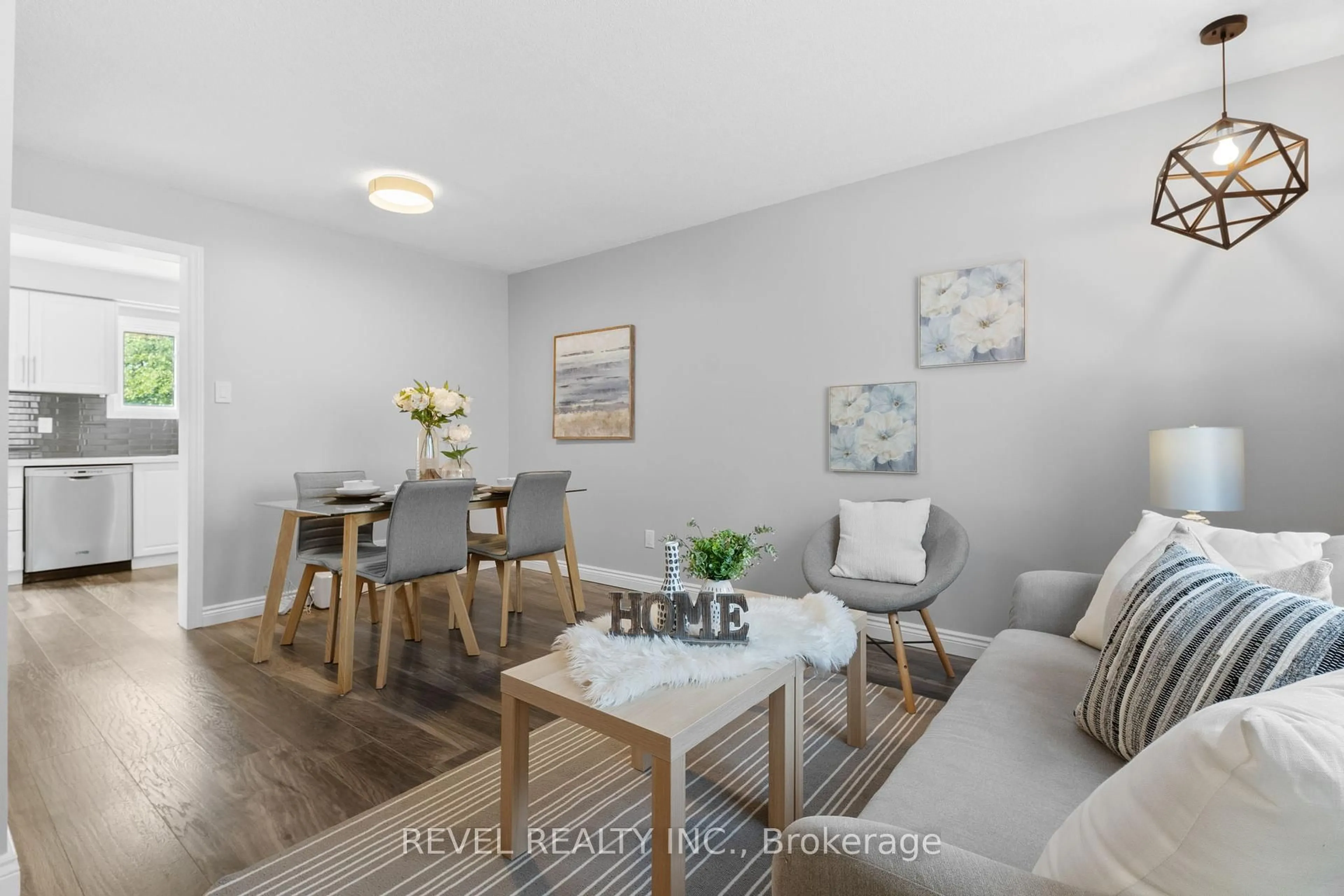 Living room with furniture, unknown for 70 Yorkville Dr, Clarington Ontario L1E 2A6