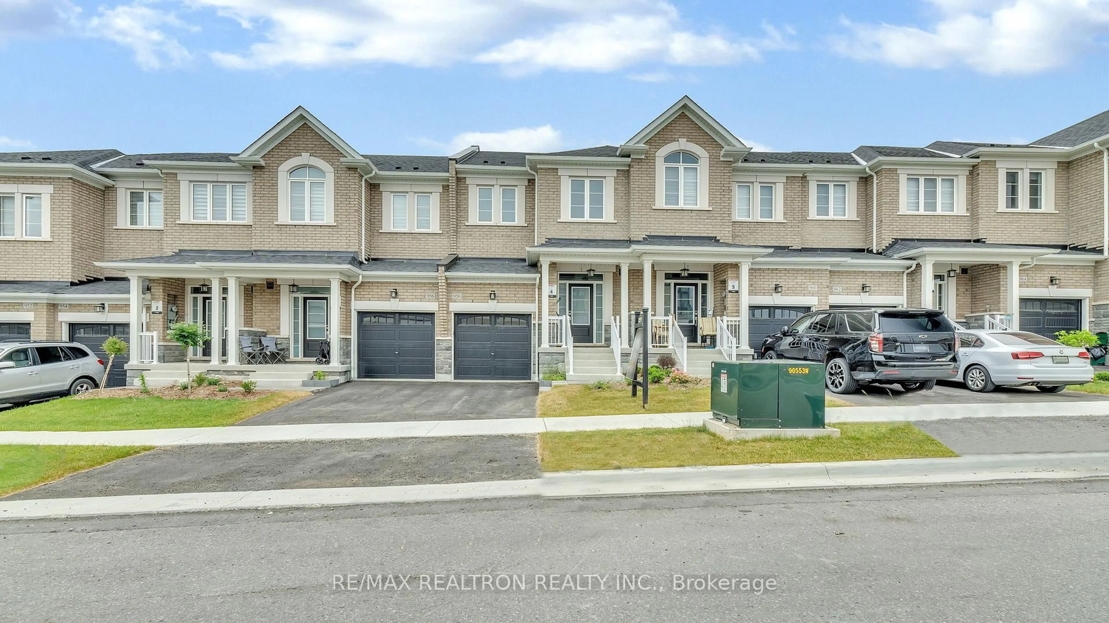 Unknown for 958 Grosbeak Tr, Pickering Ontario L1X 0P6