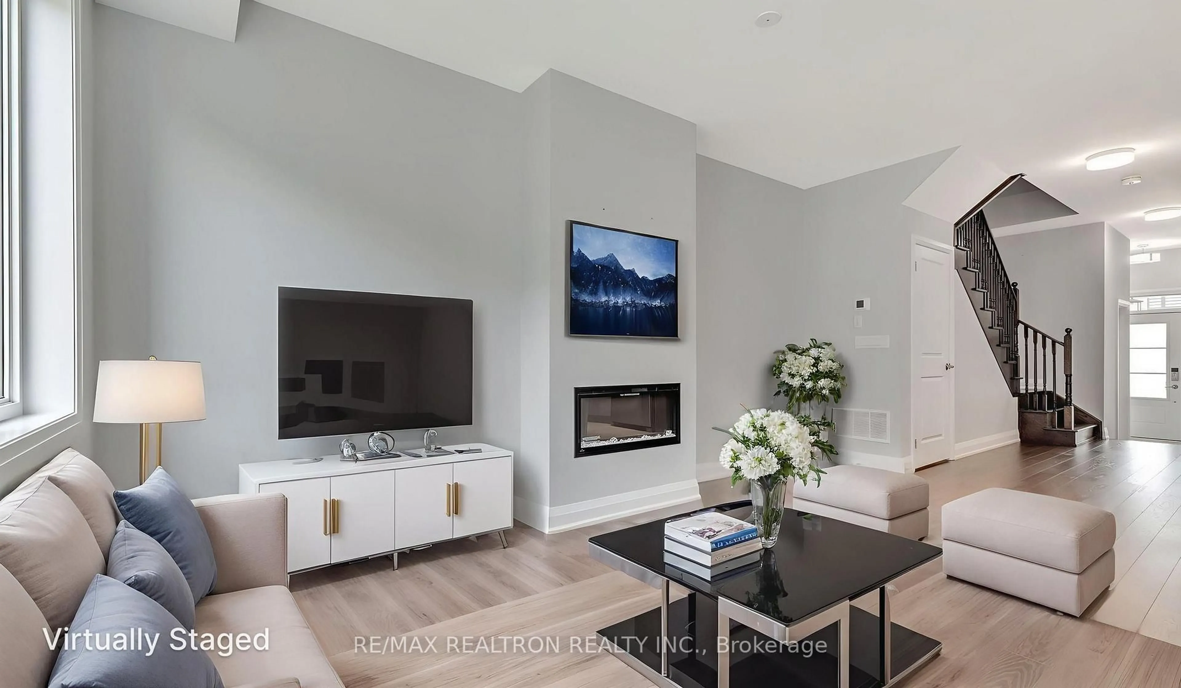 Home theater for 958 Grosbeak Tr, Pickering Ontario L1X 0P6