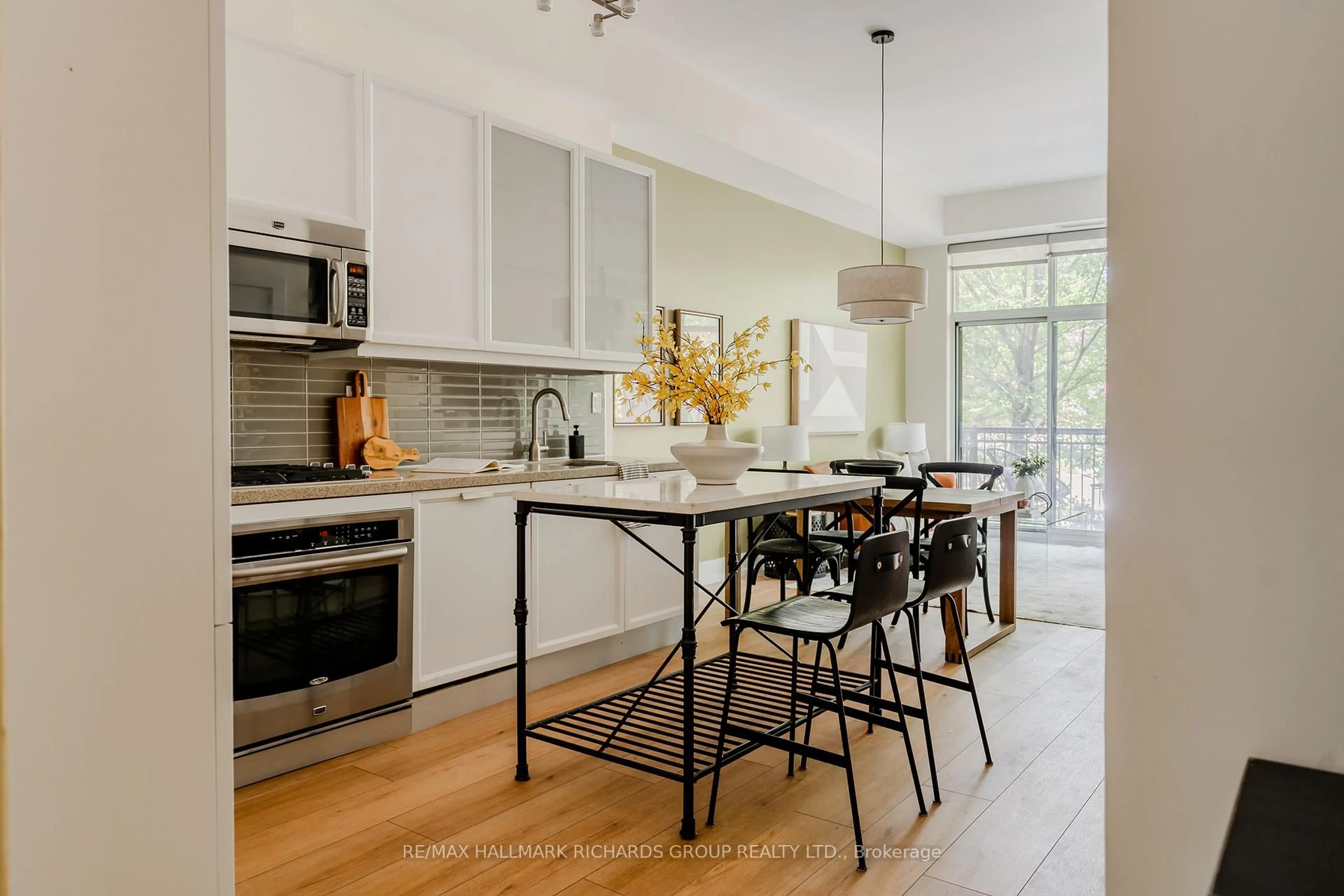 Open concept kitchen, unknown for 66 Kippendavie Ave #215, Toronto Ontario M4L 0A4