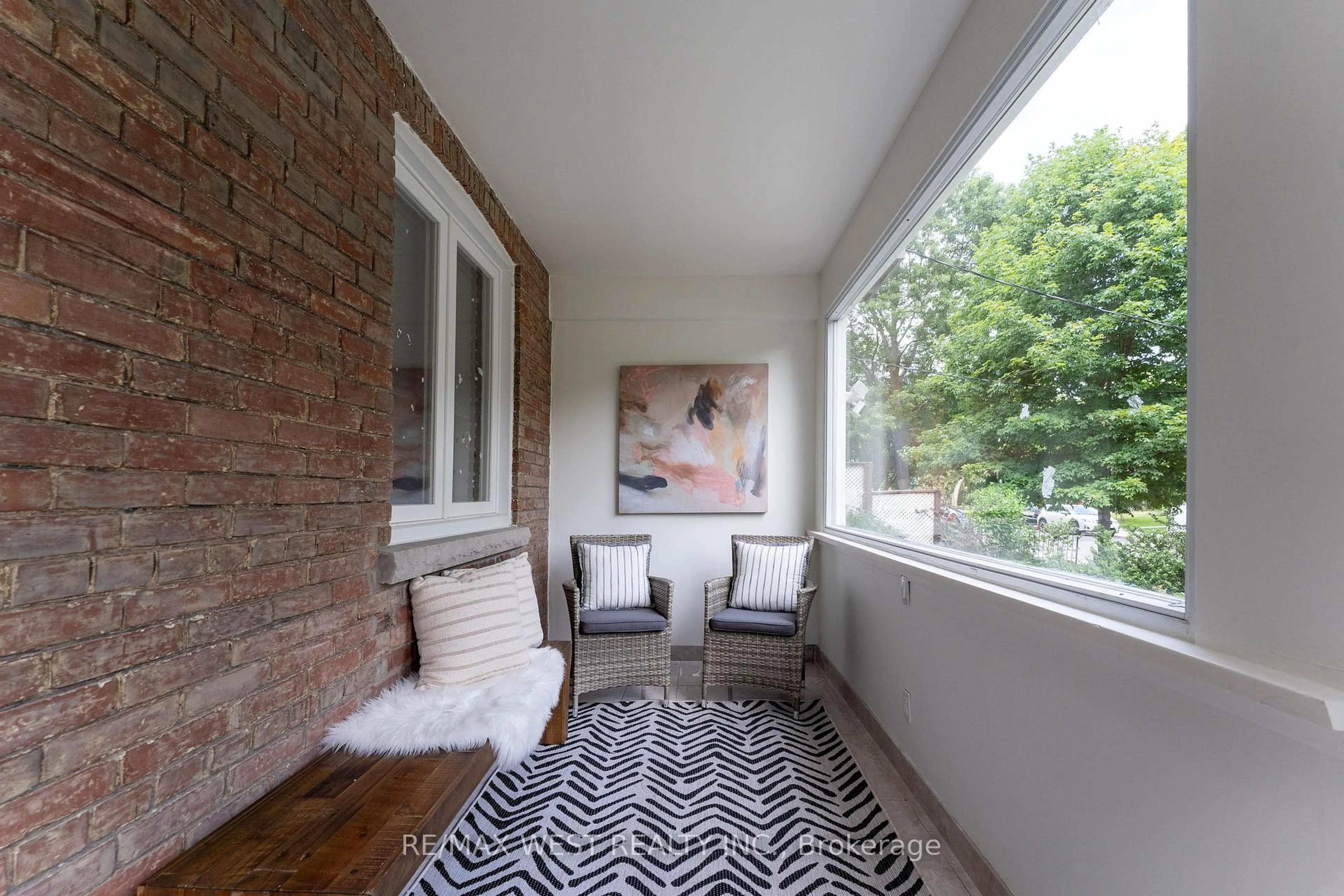Indoor entryway for 52 Woodycrest Ave, Toronto Ontario M4J 3A7