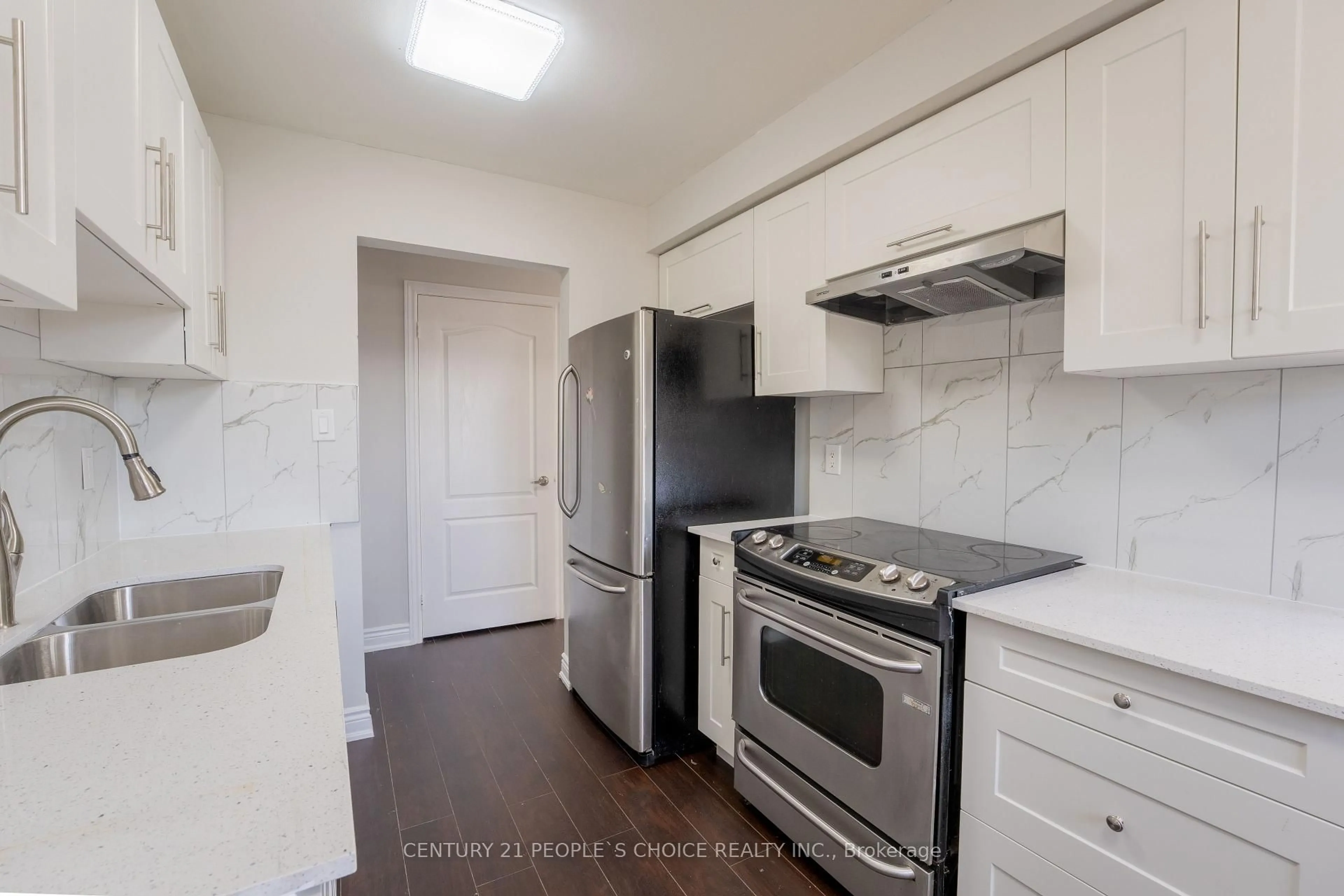 Standard kitchen, unknown for 120 Nonquon Rd #35, Oshawa Ontario L1G 7E6