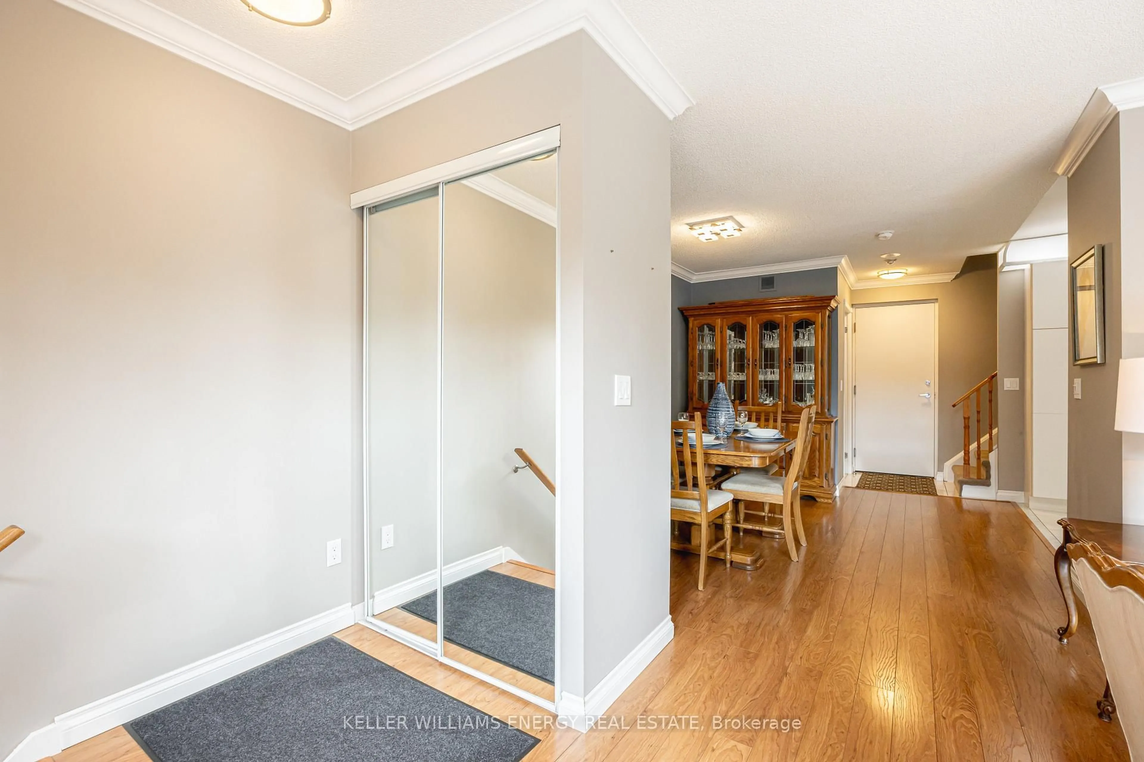 Indoor entryway for 1400 The Esplanade #809, Pickering Ontario L1V 6V2