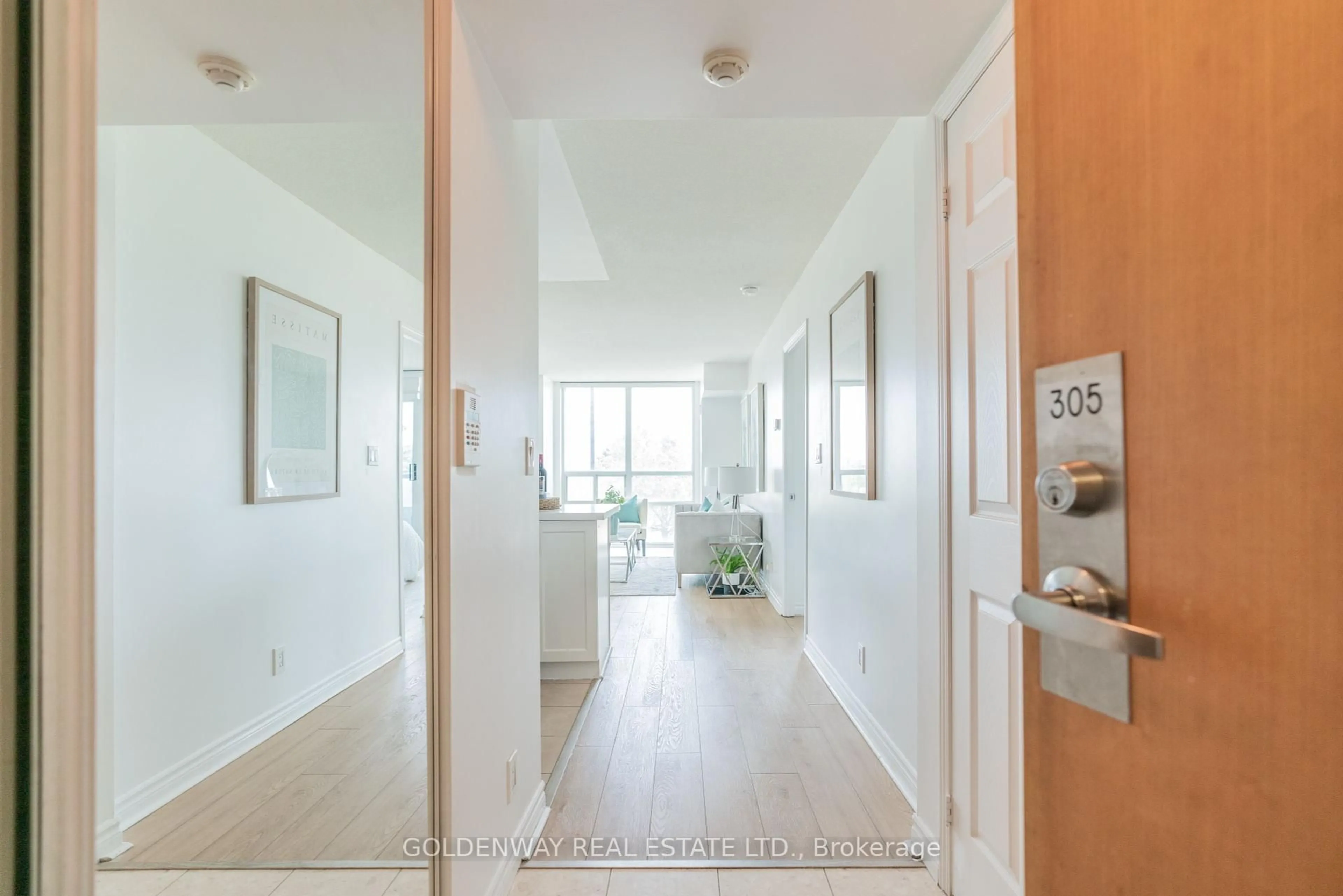 Indoor entryway for 68 Grangeway Ave #305, Toronto Ontario M1H 0A1