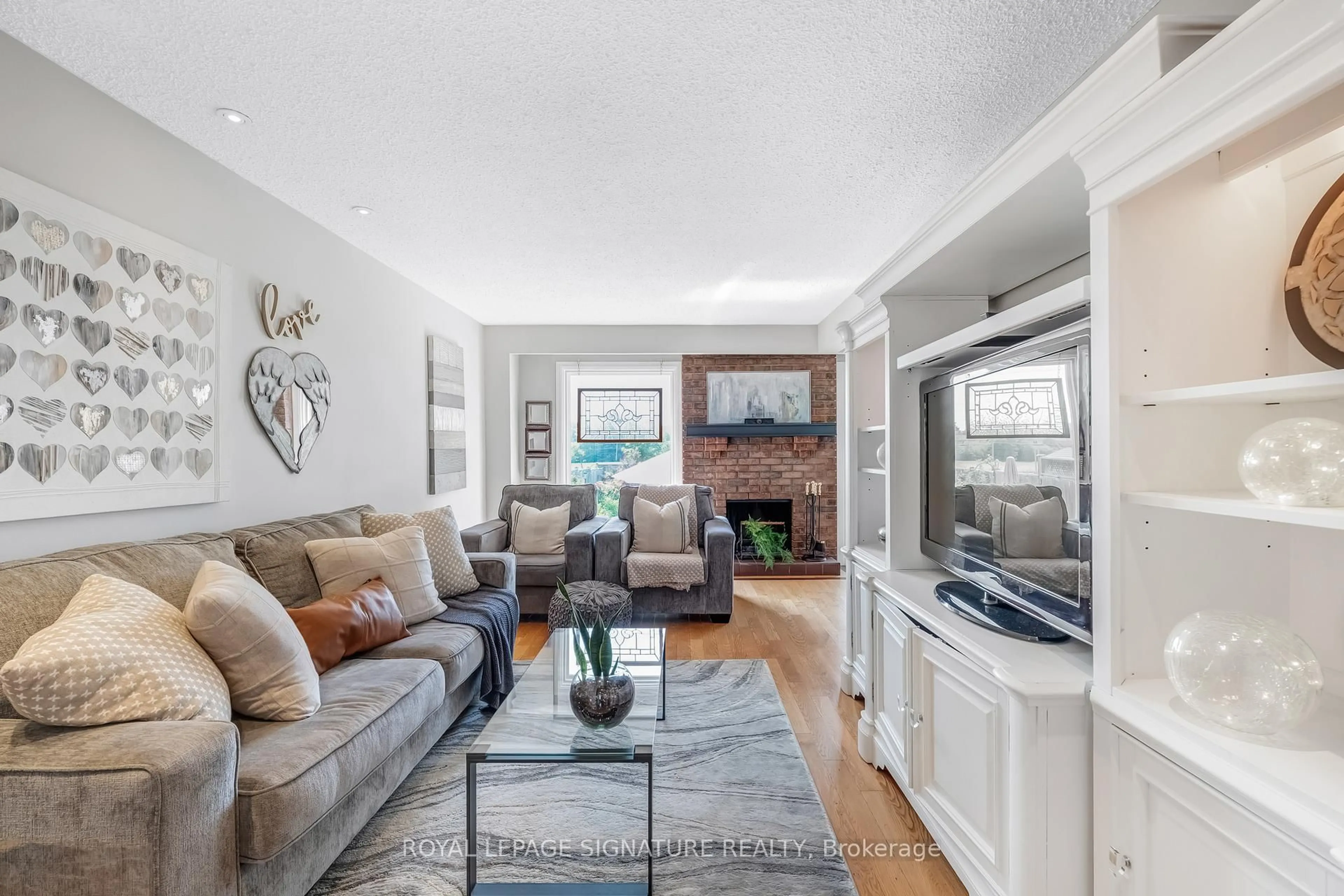 Living room with furniture, unknown for 66 Springhouse Sq, Toronto Ontario M1W 2X1