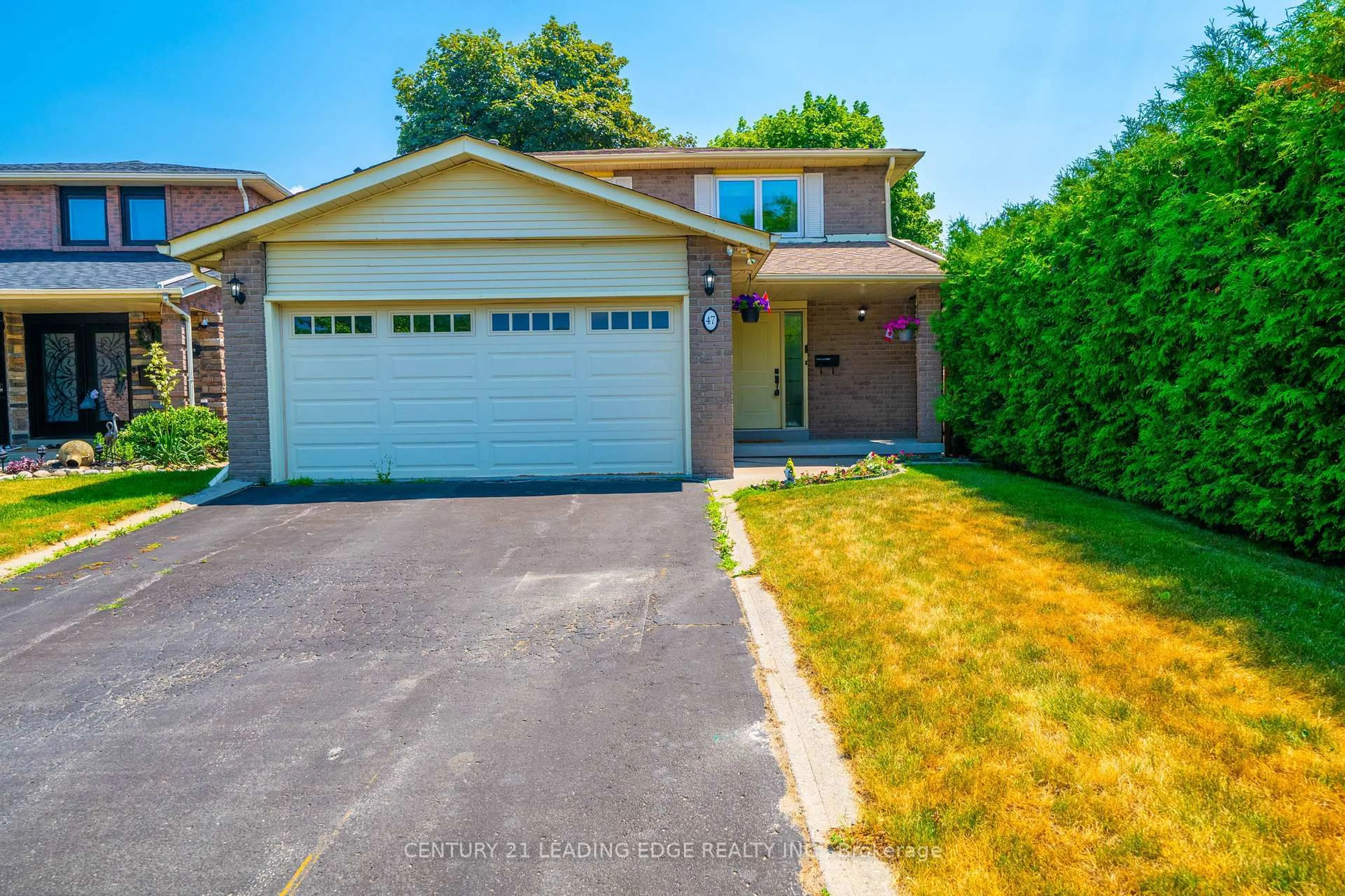 A pic from outside/outdoor area/front of a property/back of a property/a pic from drone, street for 47 Farmhill Crt, Toronto Ontario M1B 2M1