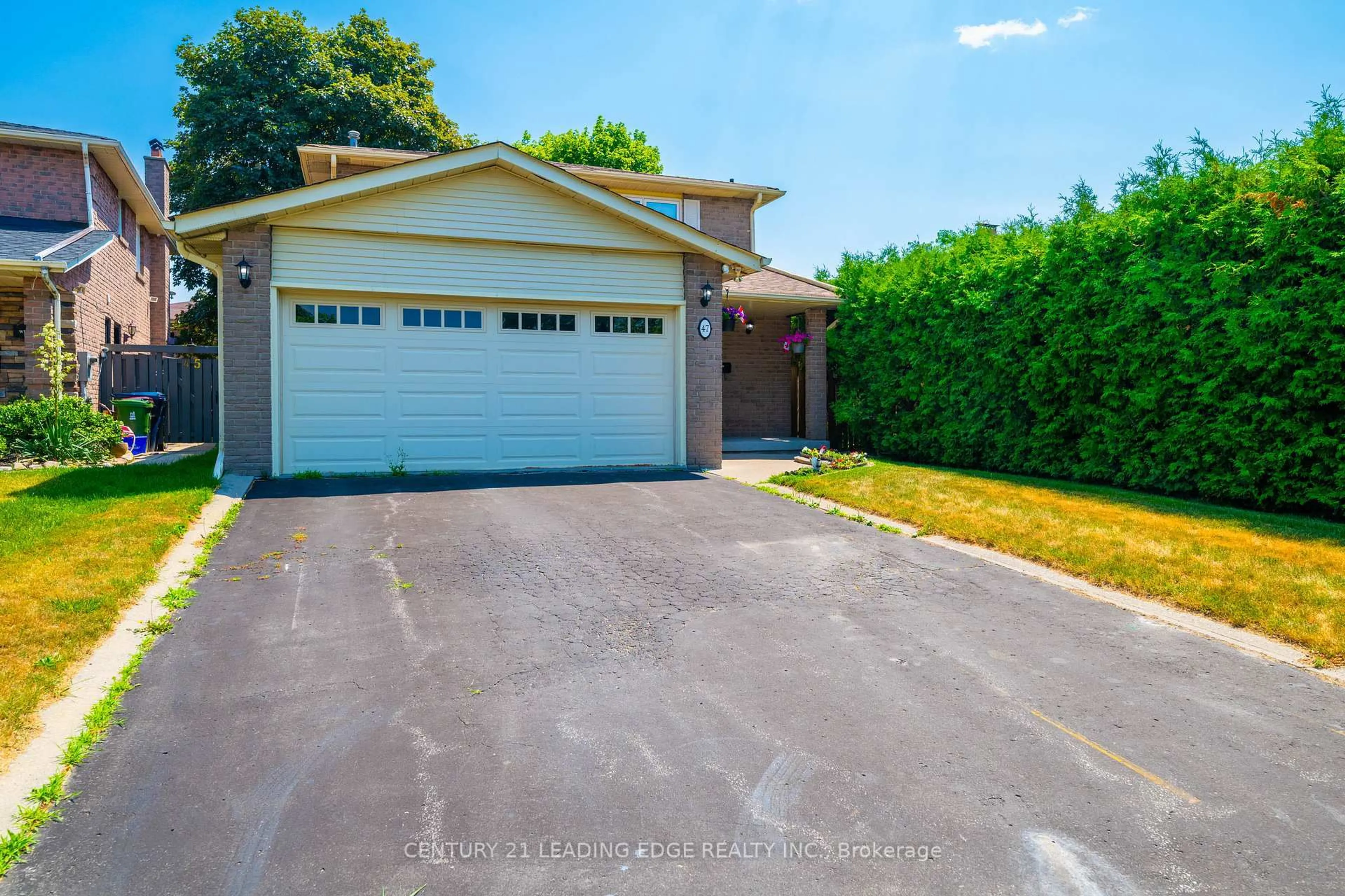 A pic from outside/outdoor area/front of a property/back of a property/a pic from drone, street for 47 Farmhill Crt, Toronto Ontario M1B 2M1