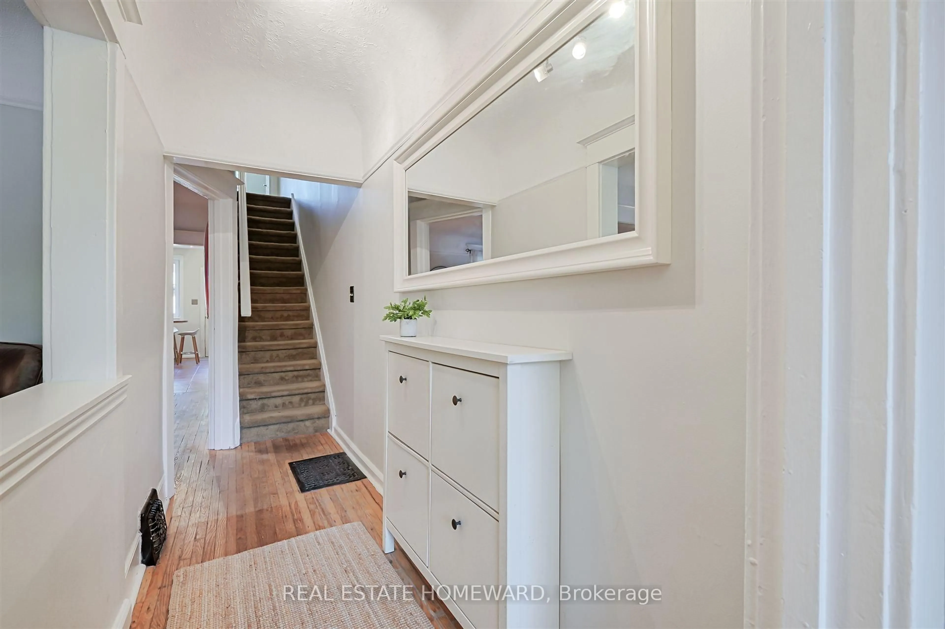 Indoor entryway for 117 Coady Ave, Toronto Ontario M4M 2Y9