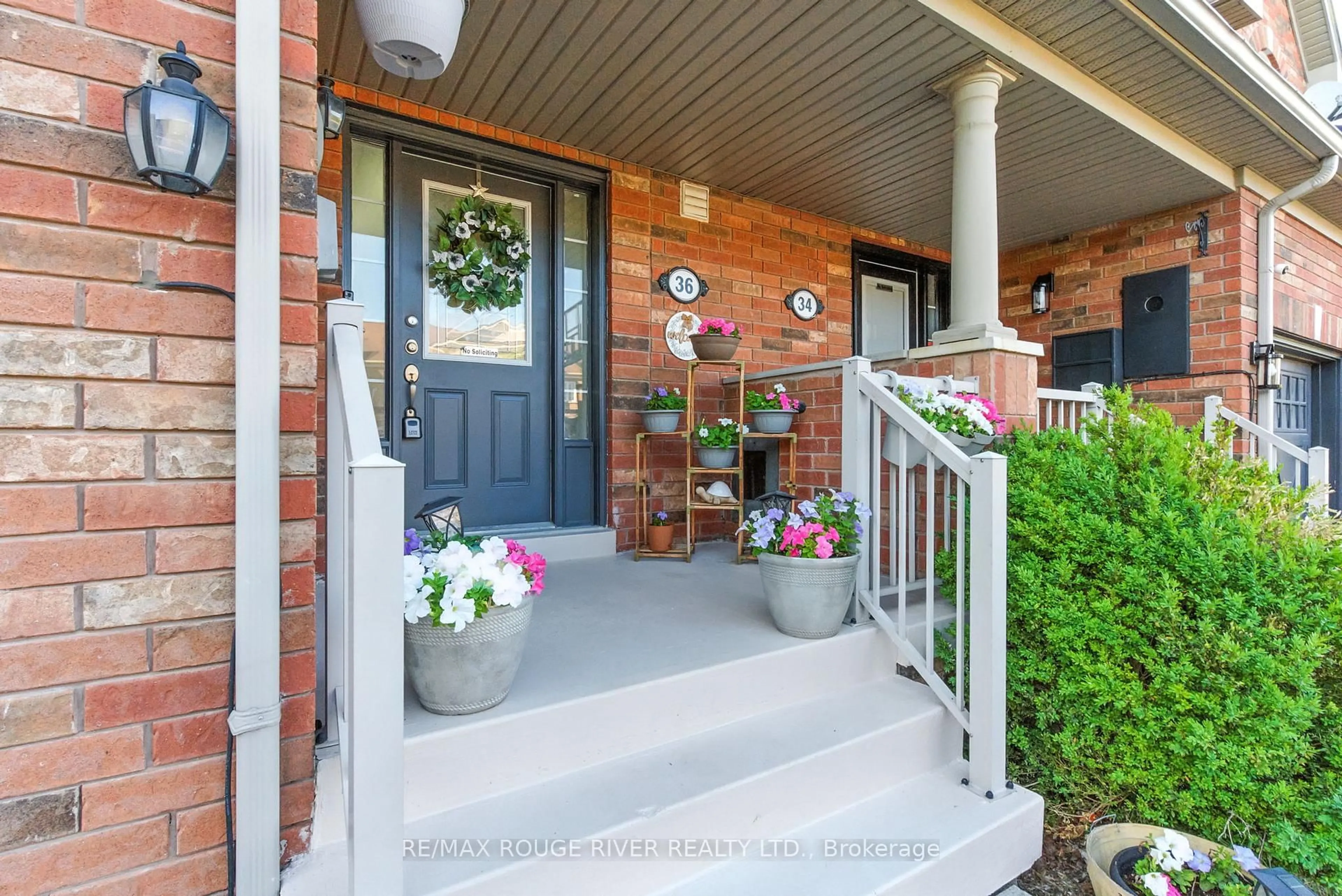 Indoor entryway for 36 Keywood St, Ajax Ontario L1Z 2E5