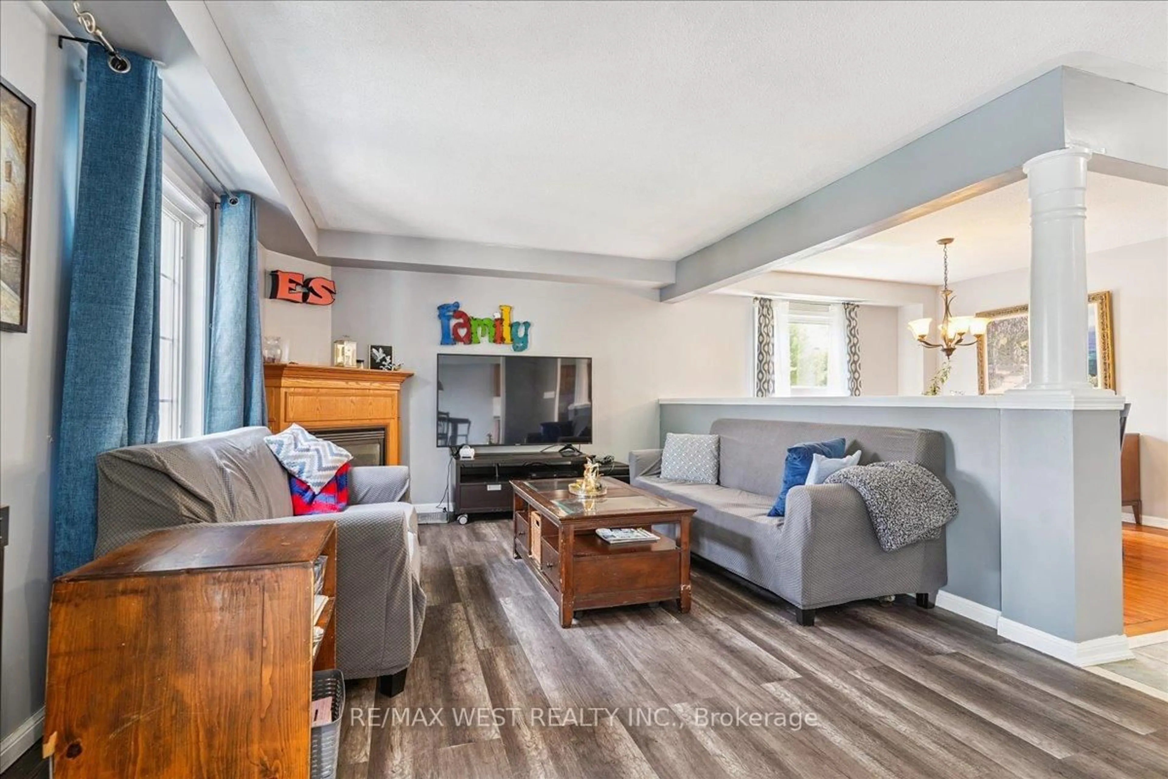 Living room with furniture, unknown for 285 West Scugog Lane, Clarington Ontario L1C 0C5