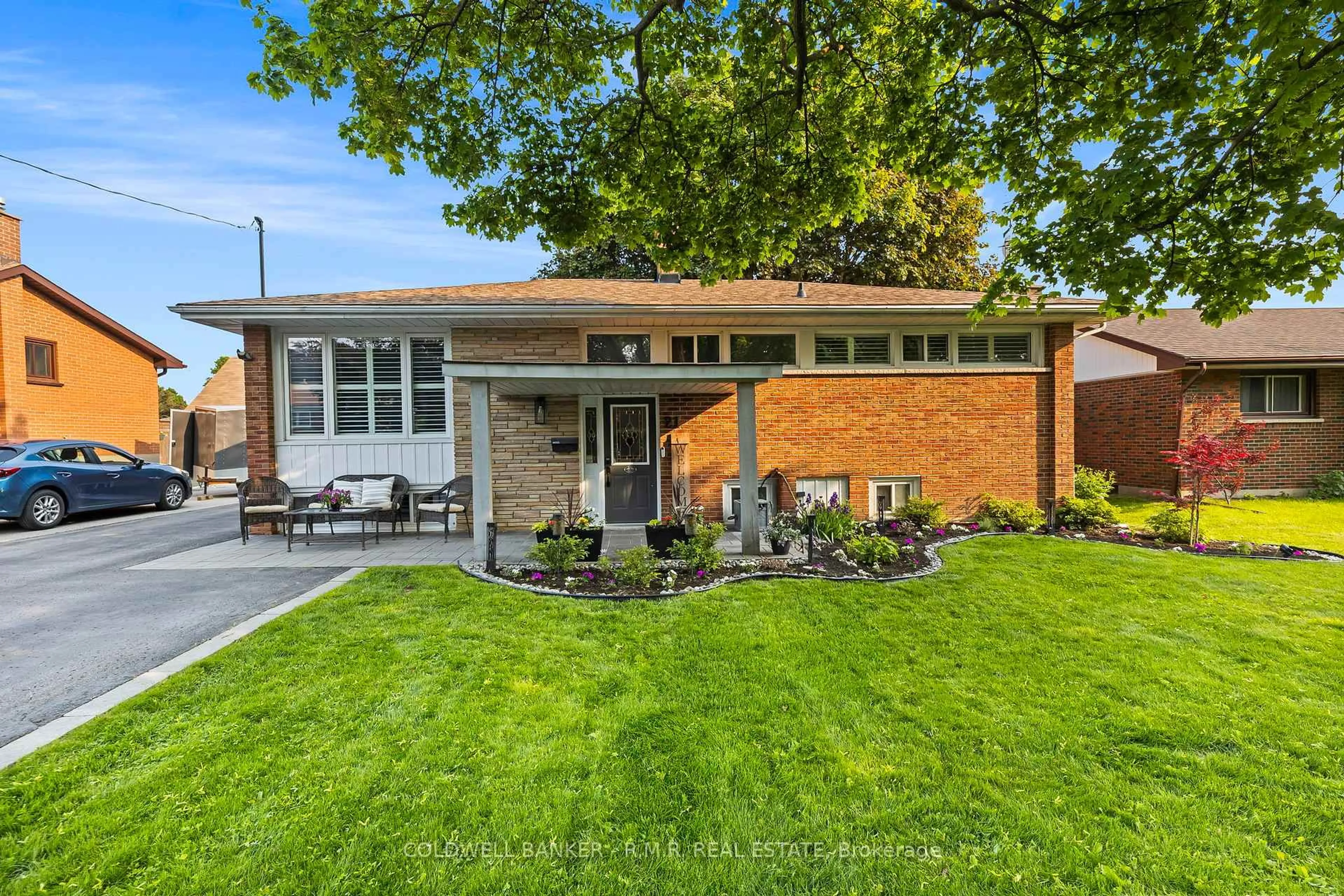 Home with brick exterior material, street for 21 Parkway Cres, Clarington Ontario L1C 1B9