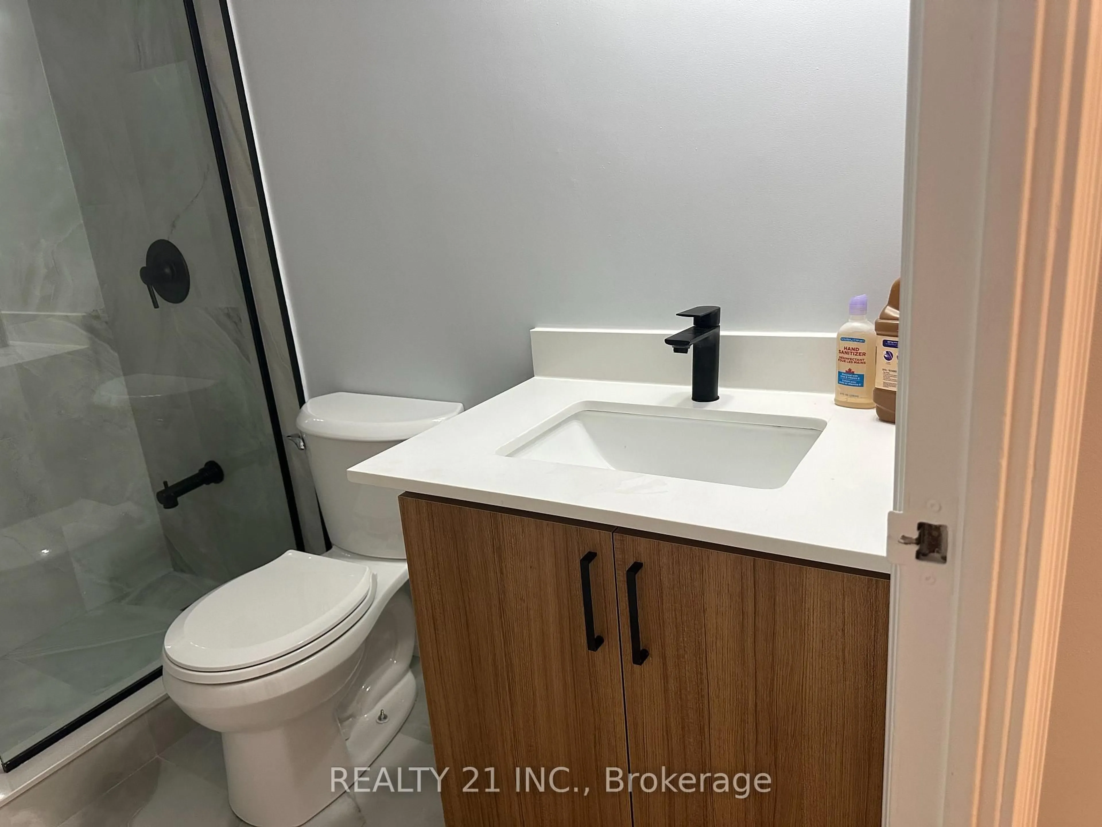 Standard bathroom, unknown for 5 Massey Sq #2511, Toronto Ontario M4C 5L6
