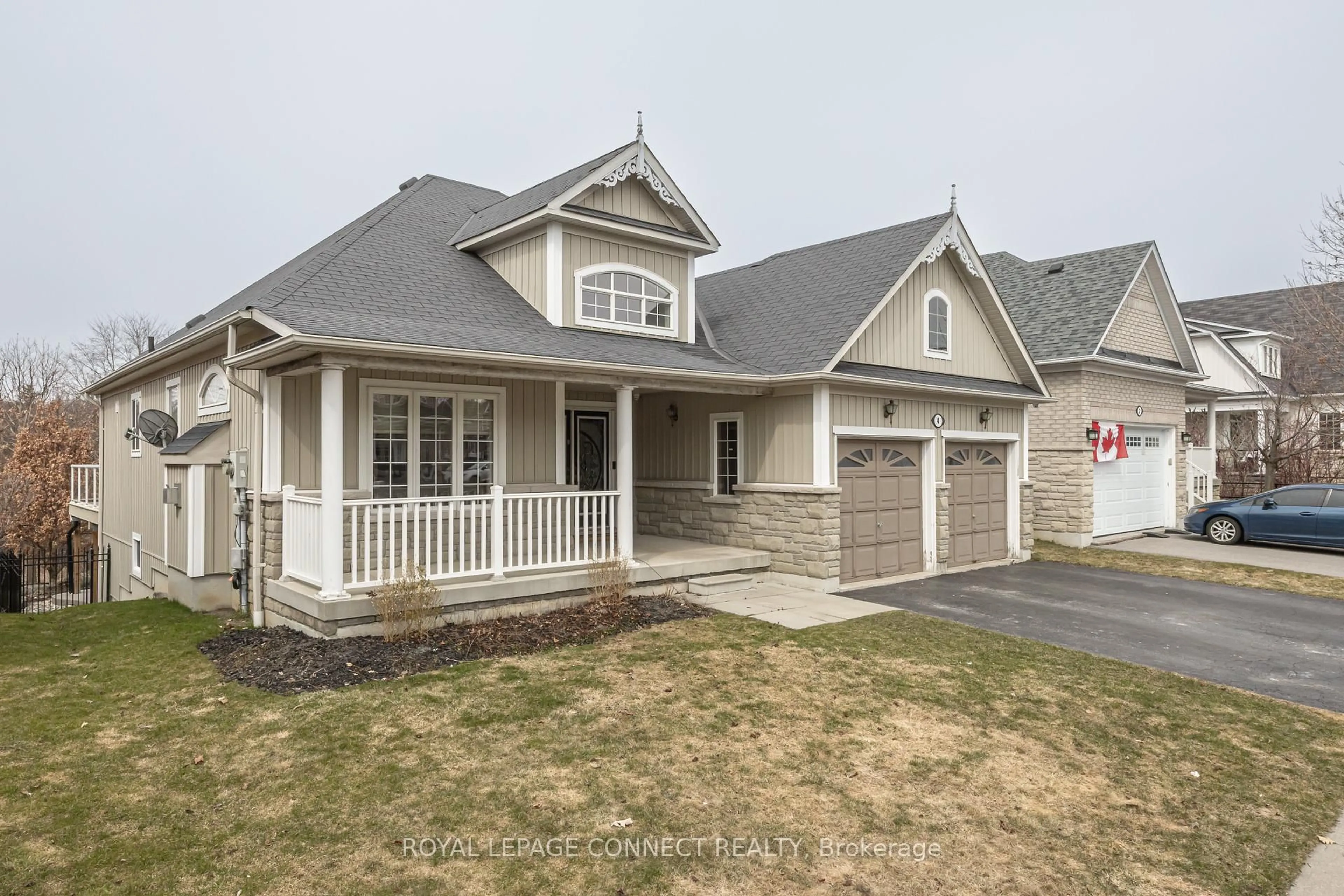 Home with vinyl exterior material, street for 4 Branthaven Crt, Whitby Ontario L1M 0B2