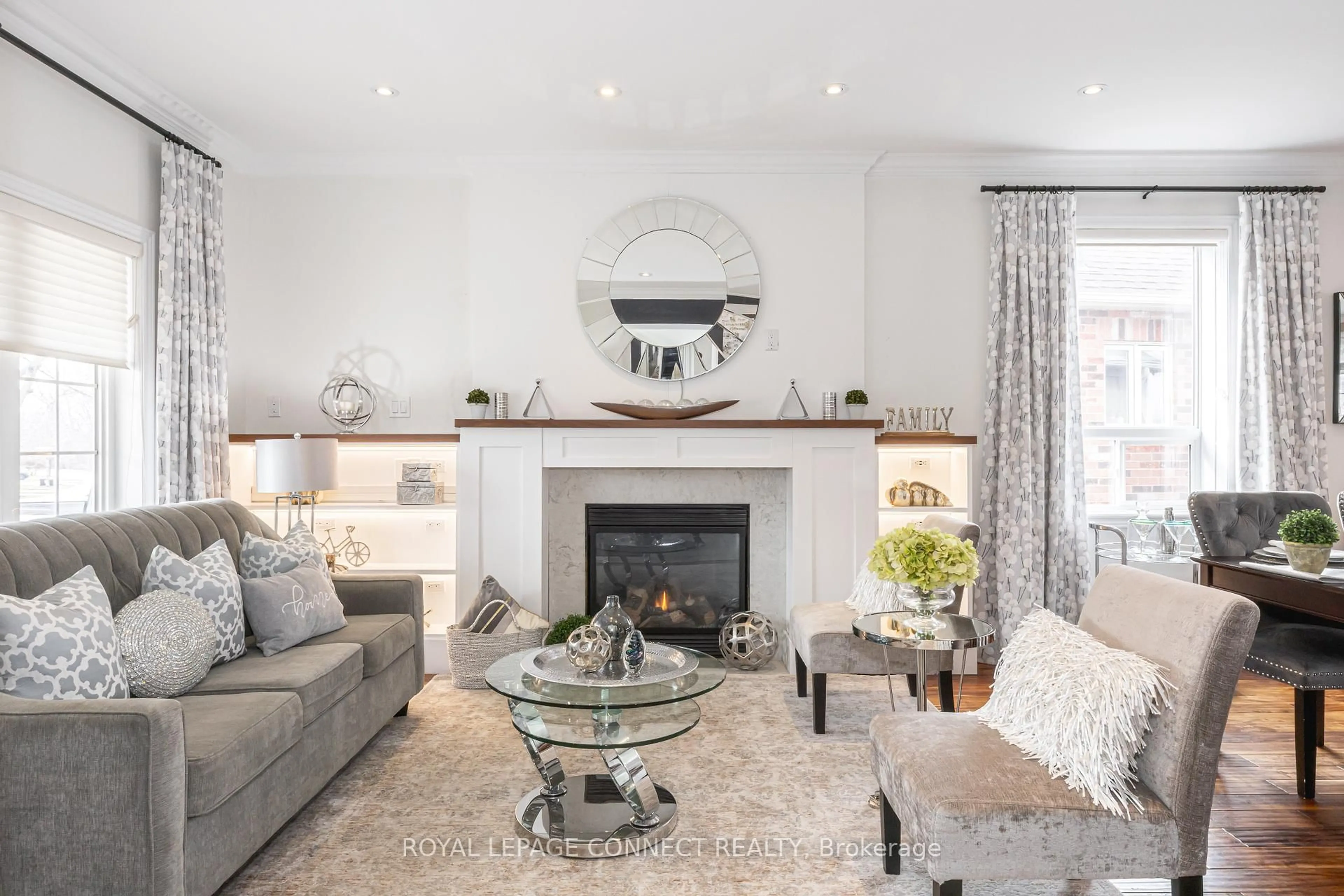 Living room with furniture, unknown for 4 Branthaven Crt, Whitby Ontario L1M 0B2