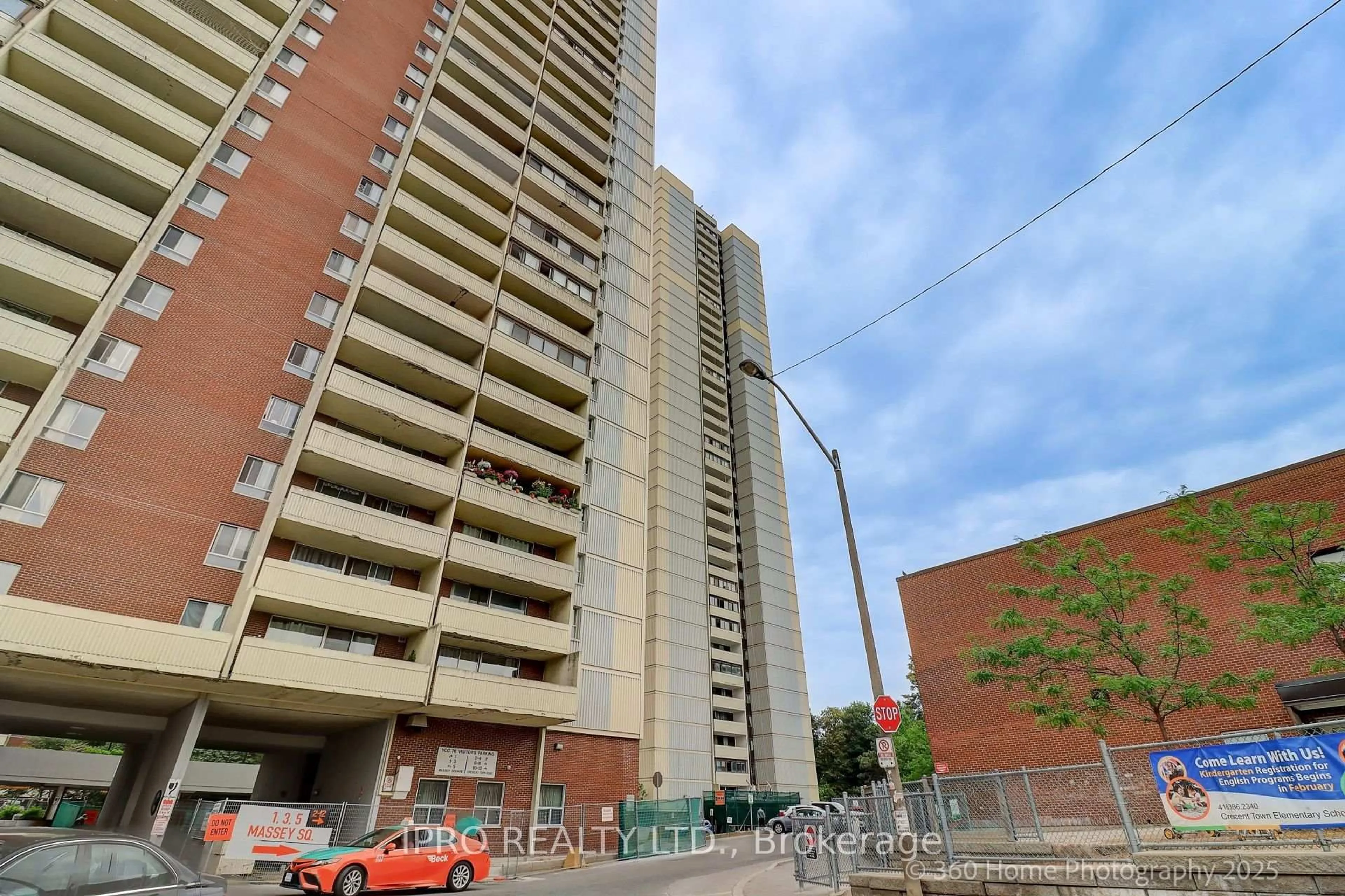 Unknown for 3 Massey Sq #803, Toronto Ontario M4C 5L5