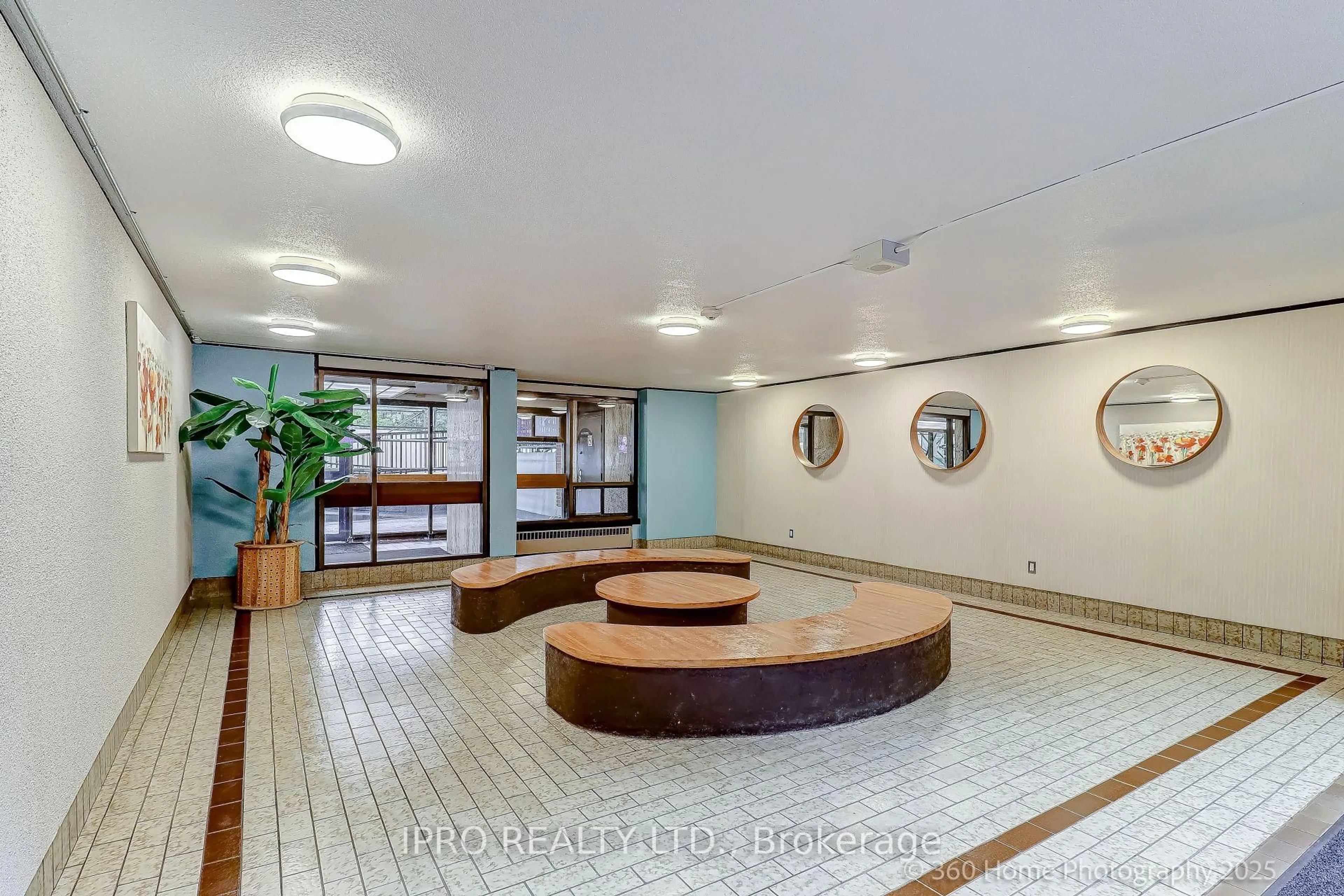 Indoor foyer for 3 Massey Sq #803, Toronto Ontario M4C 5L5