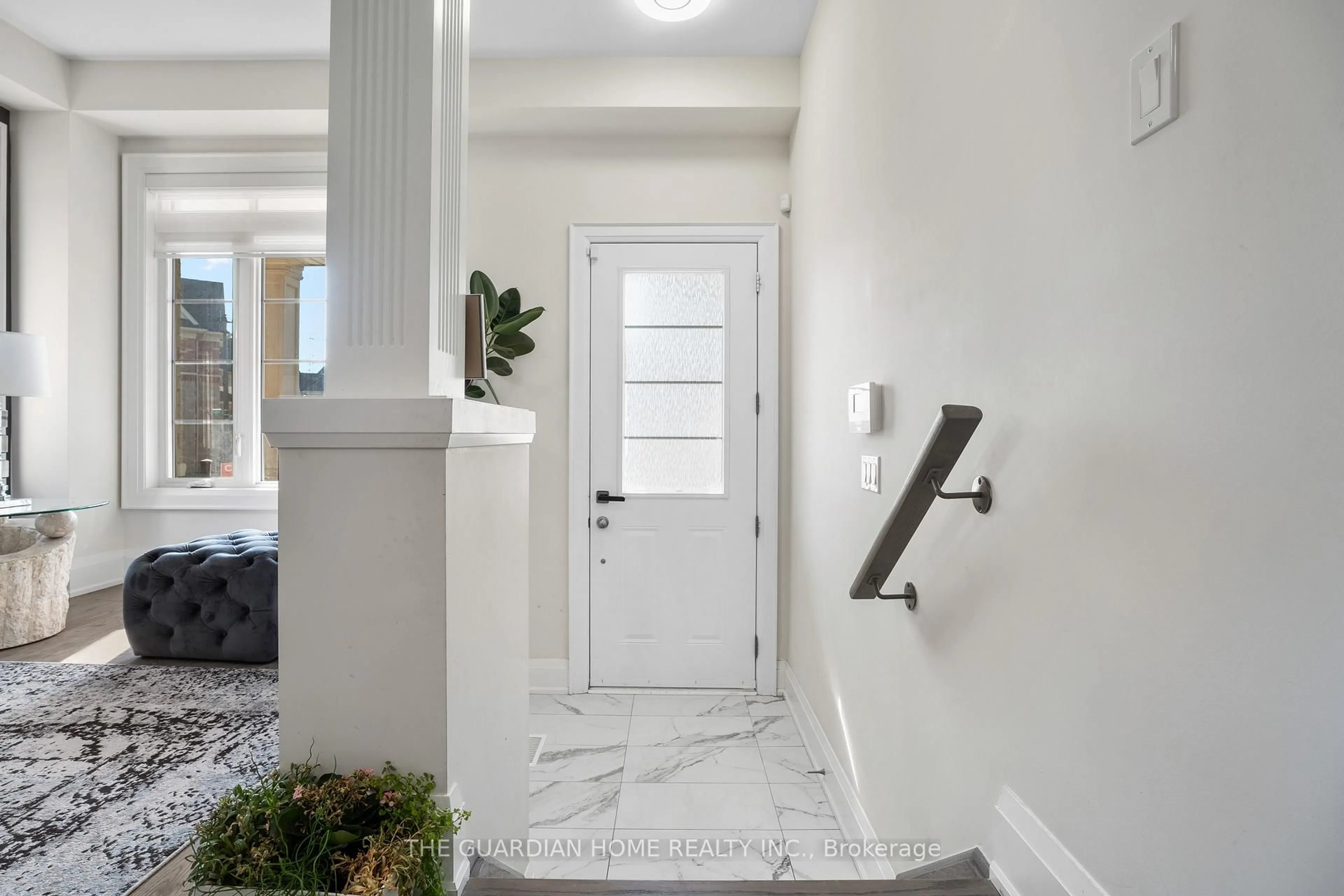 Indoor entryway for 37 Hickling Lane, Ajax Ontario L1T 0P9