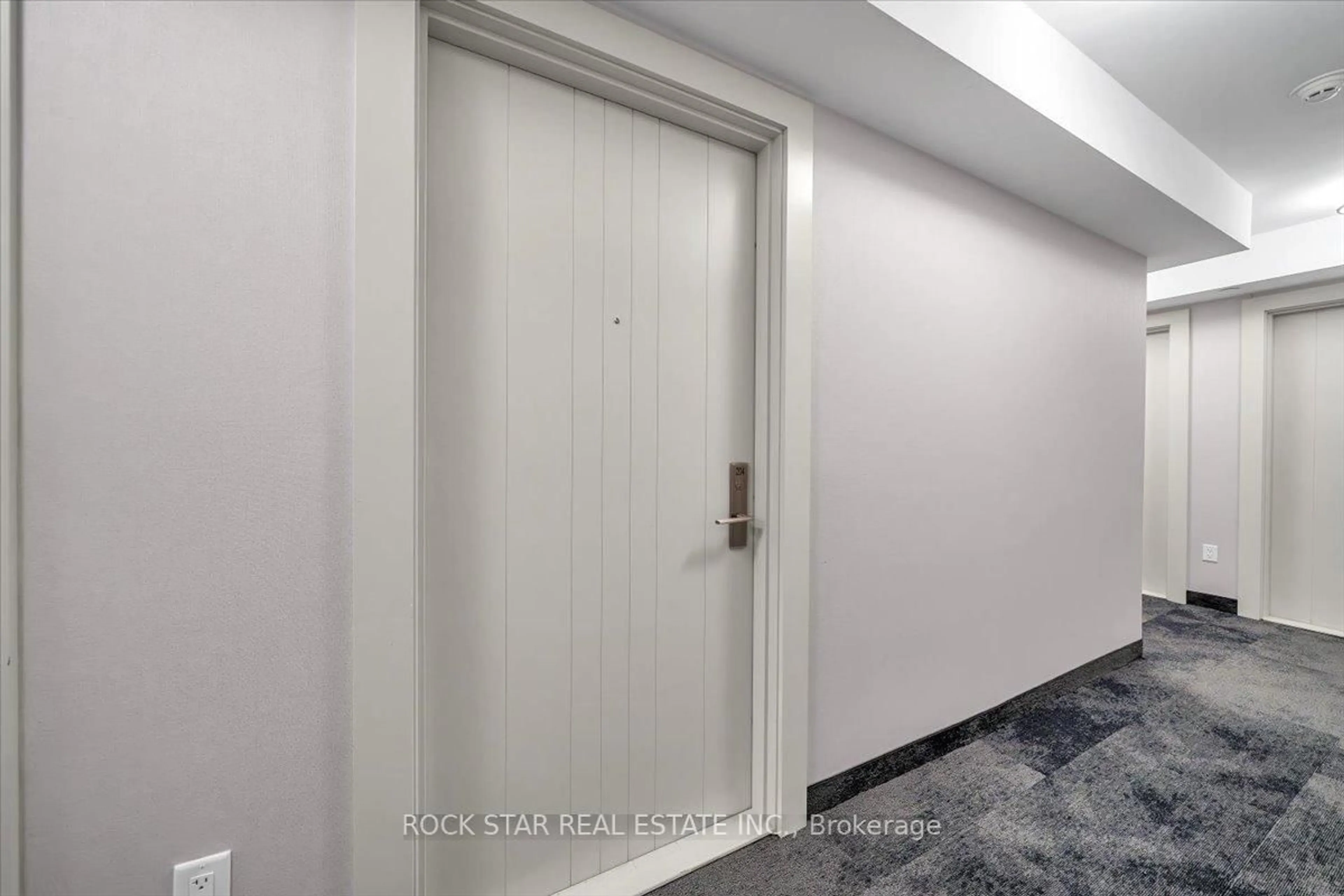 Unknown for 2550 Simcoe St #204, Oshawa Ontario L1L 0R5