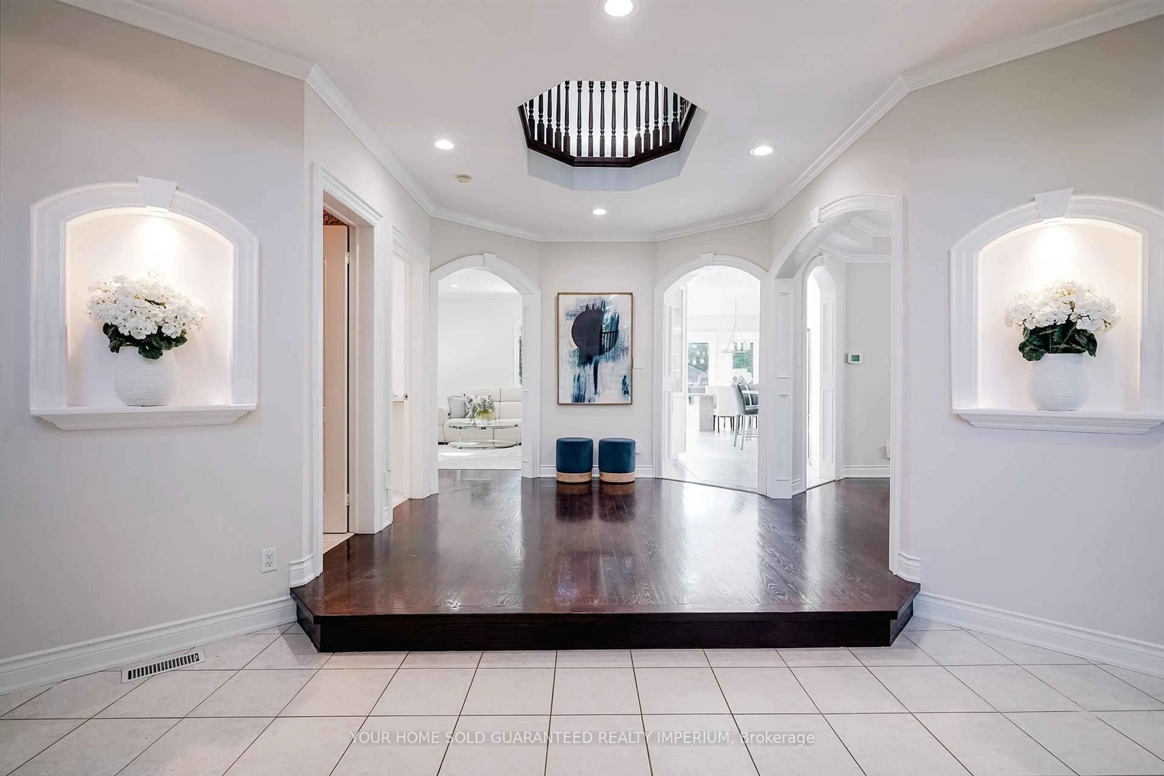 Indoor foyer for 1793 Pine Grove Ave, Pickering Ontario L1V 1K7