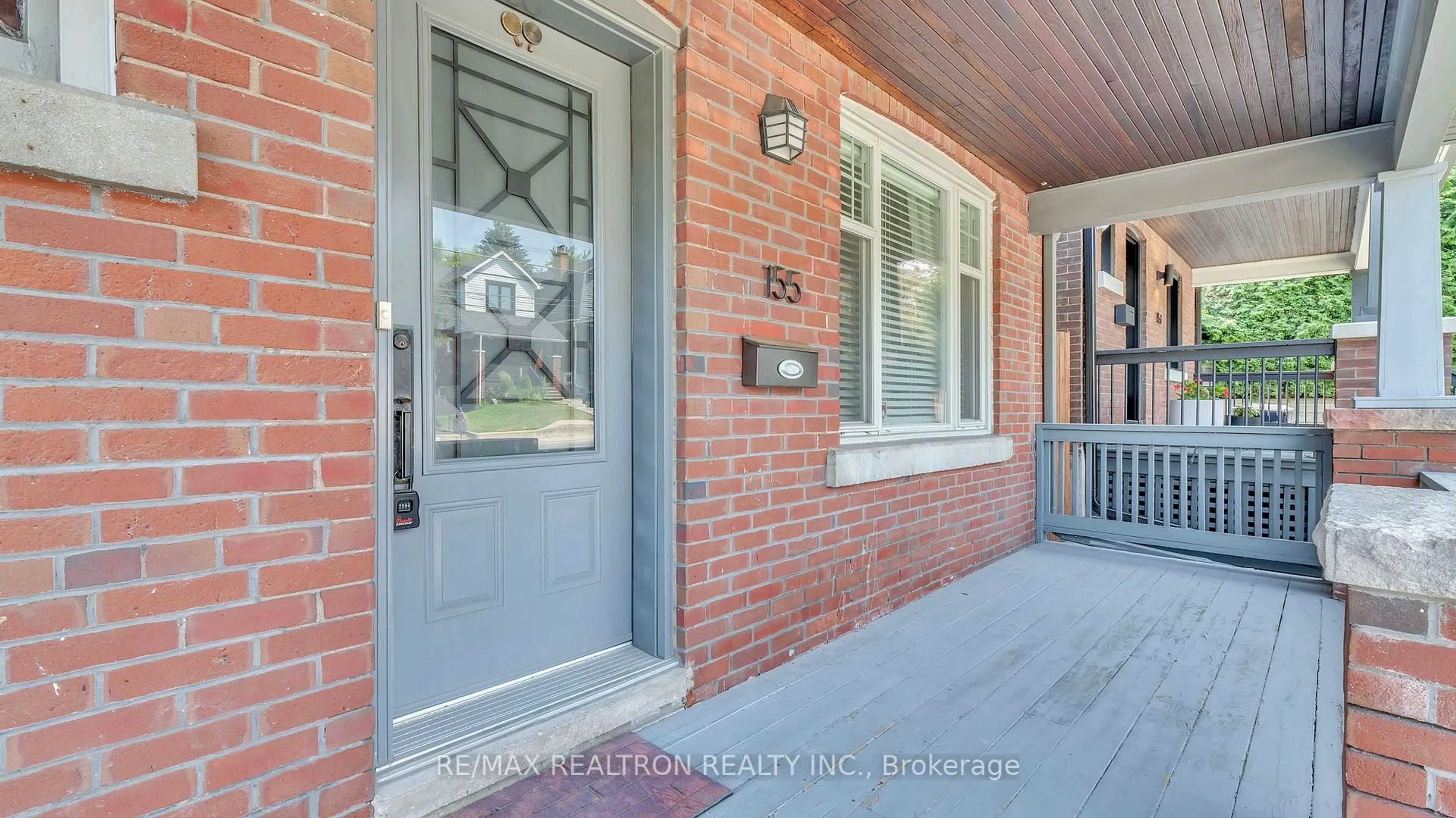 Indoor entryway for 155 Dawes Rd, Toronto Ontario M4C 5C3