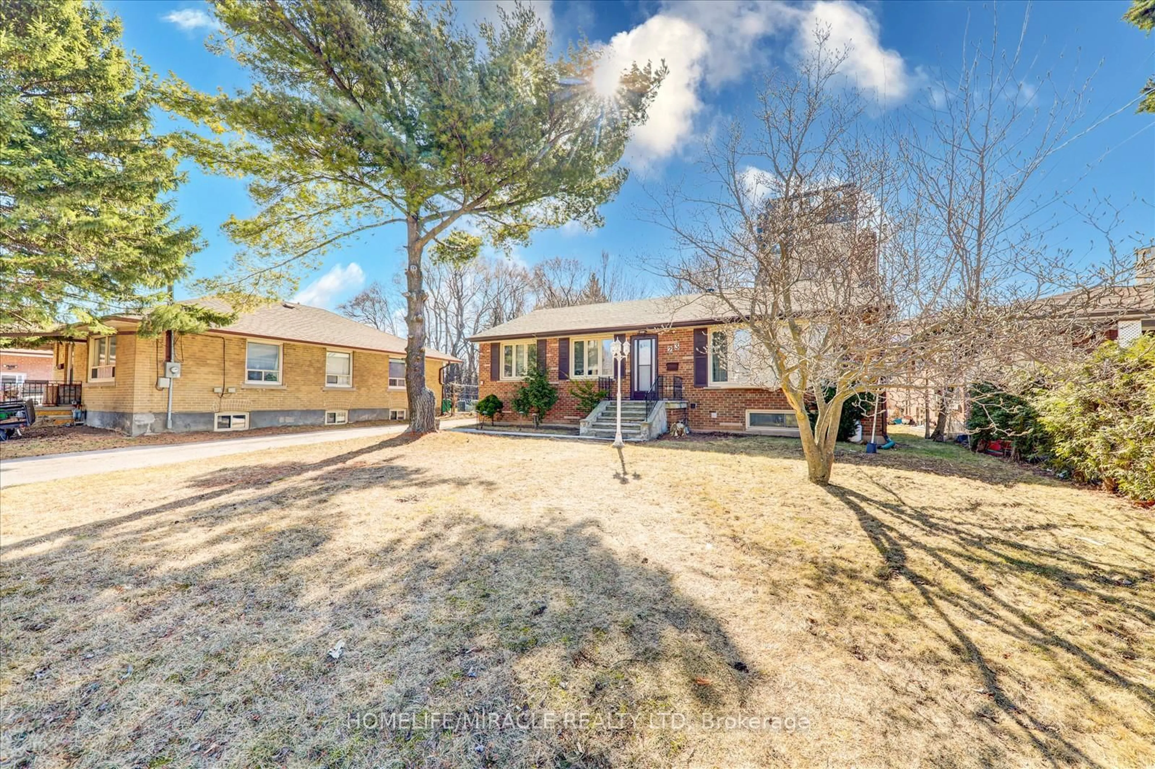 A pic from outside/outdoor area/front of a property/back of a property/a pic from drone, street for 23 Dunelm St, Toronto Ontario M1J 3G2