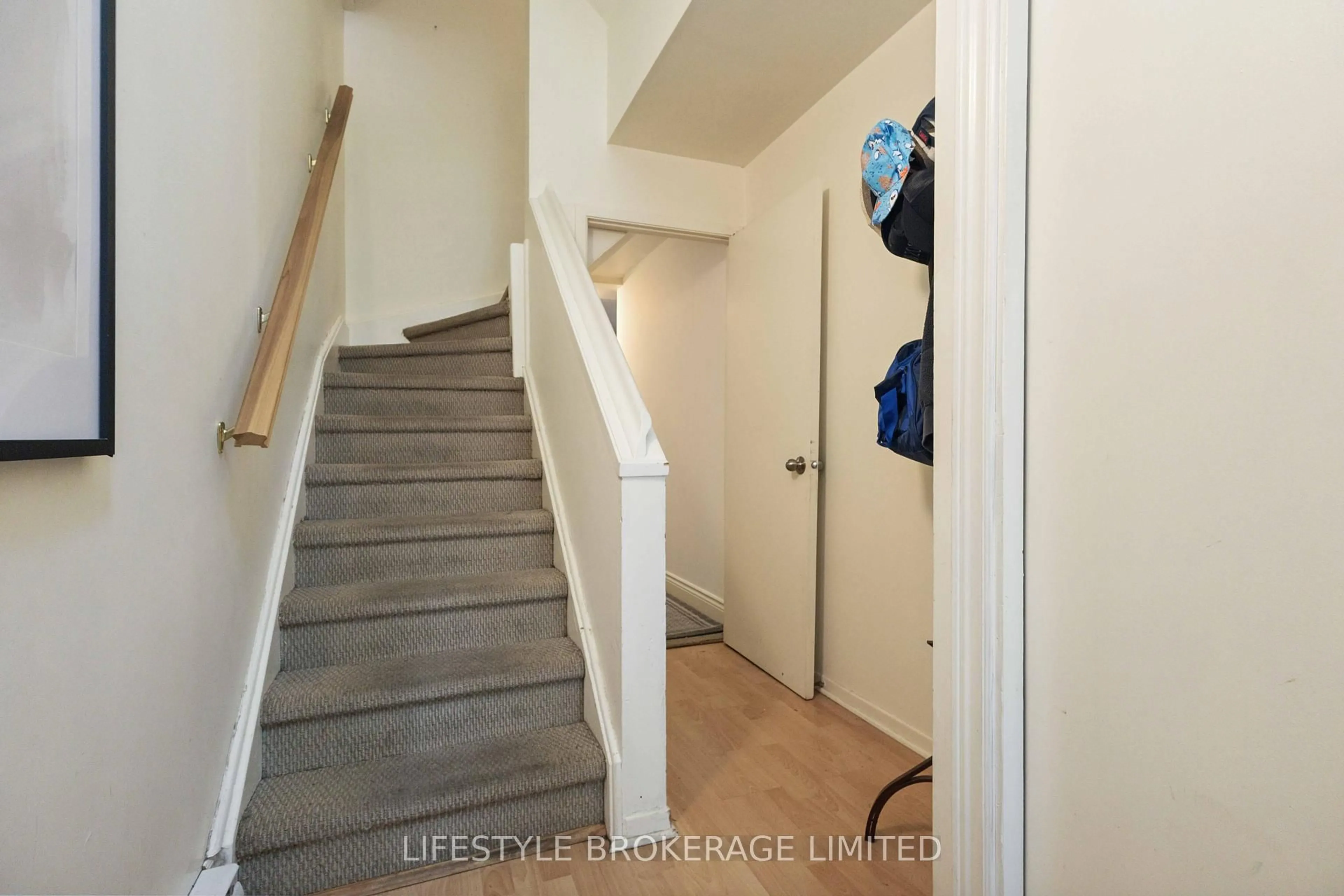 Unknown for 10 The Bridle Path #10, Clarington Ontario L1C 3W1