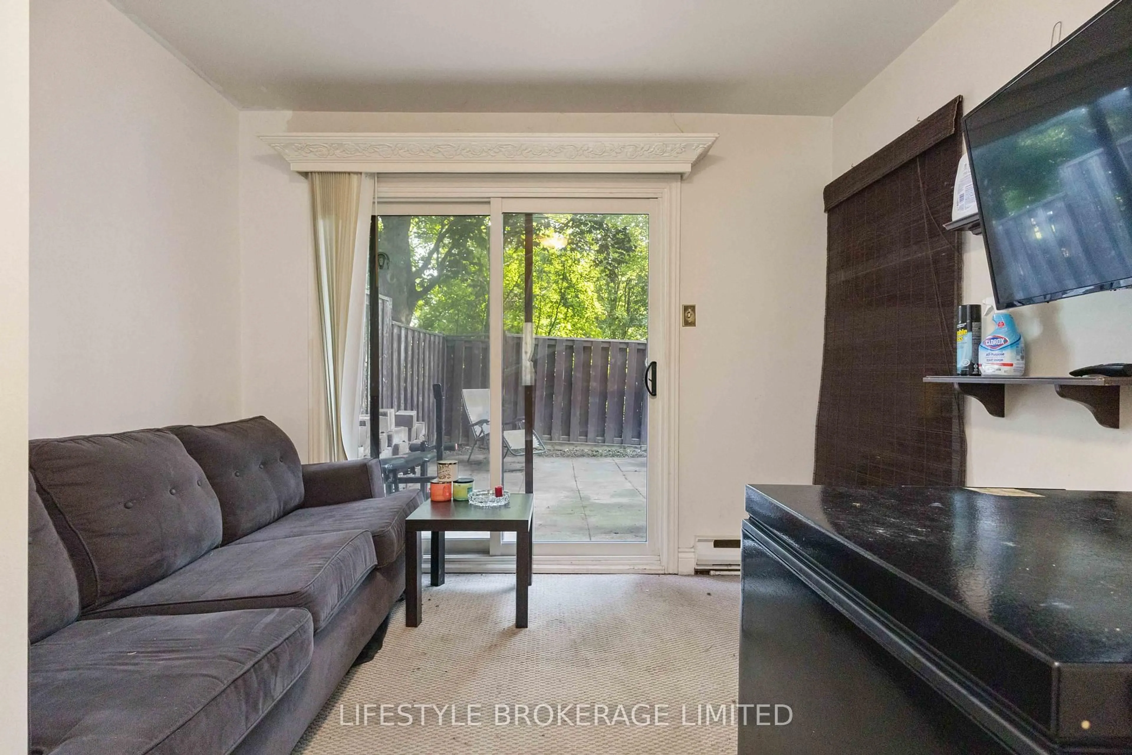 Living room with furniture, unknown for 10 The Bridle Path #10, Clarington Ontario L1C 3W1