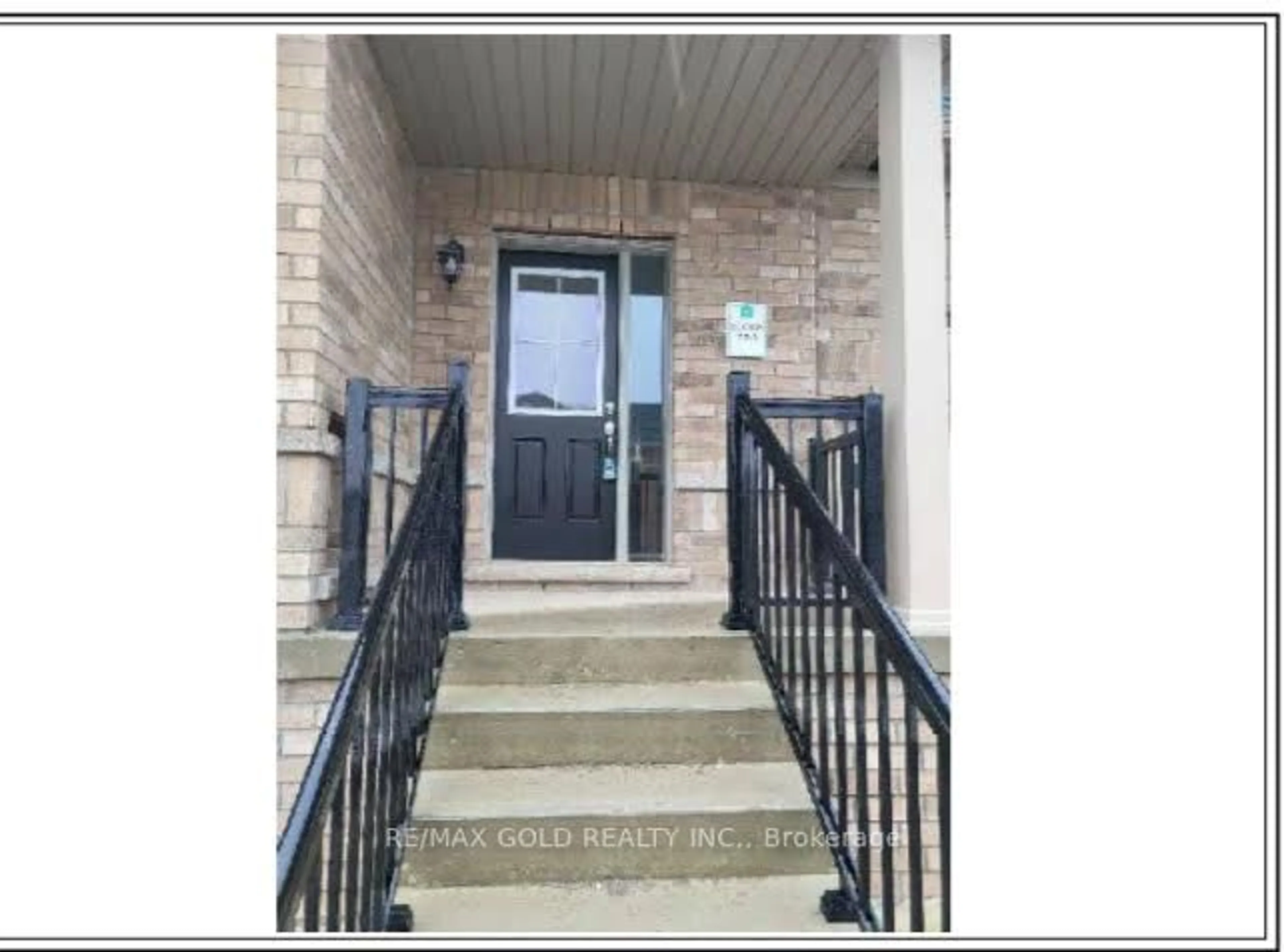 Indoor entryway for 146 North Garden Blvd, Scugog Ontario L9L 1B3