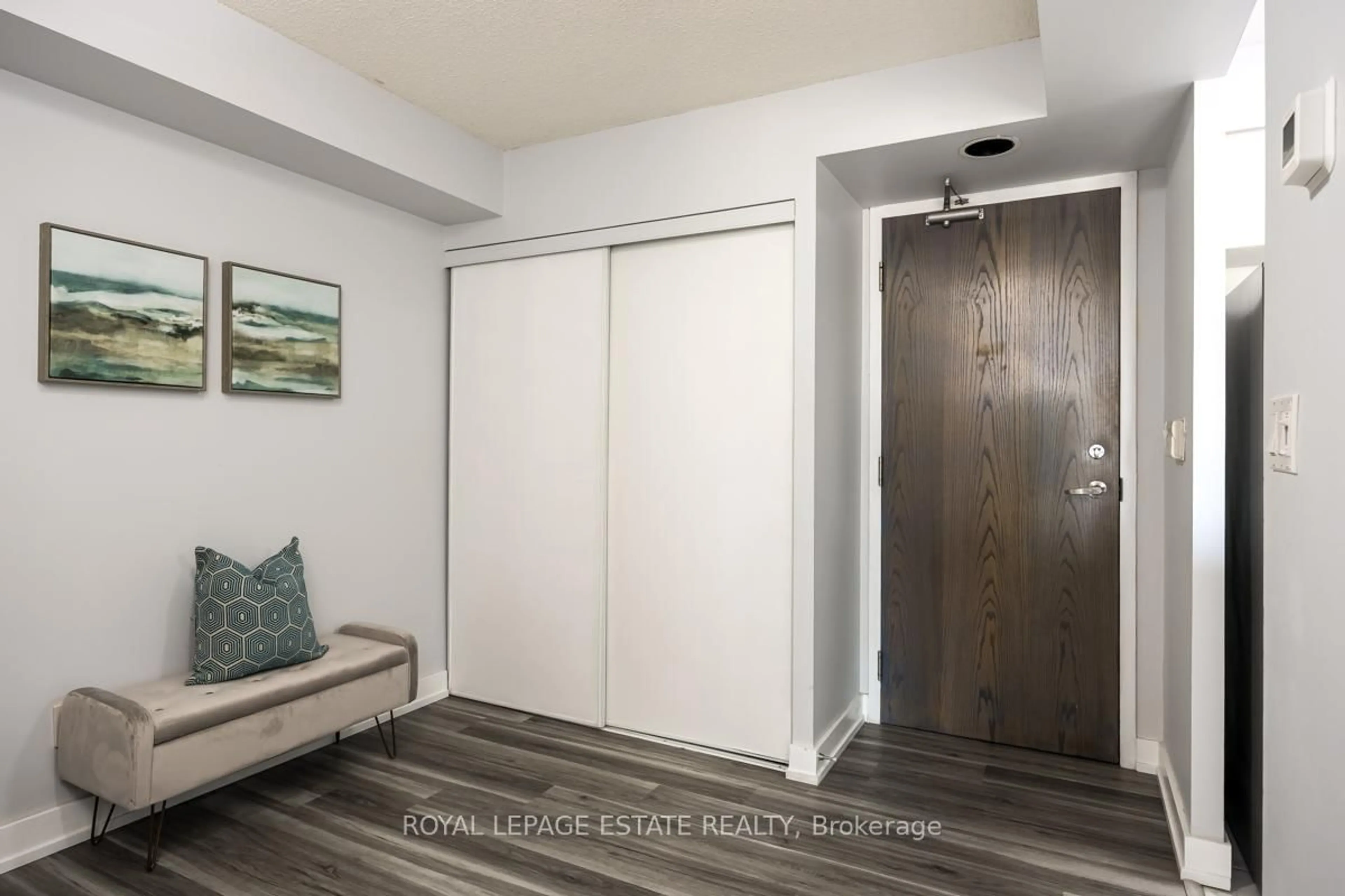 Indoor entryway for 1797 Queen St #411, Toronto Ontario M4L 3Y5