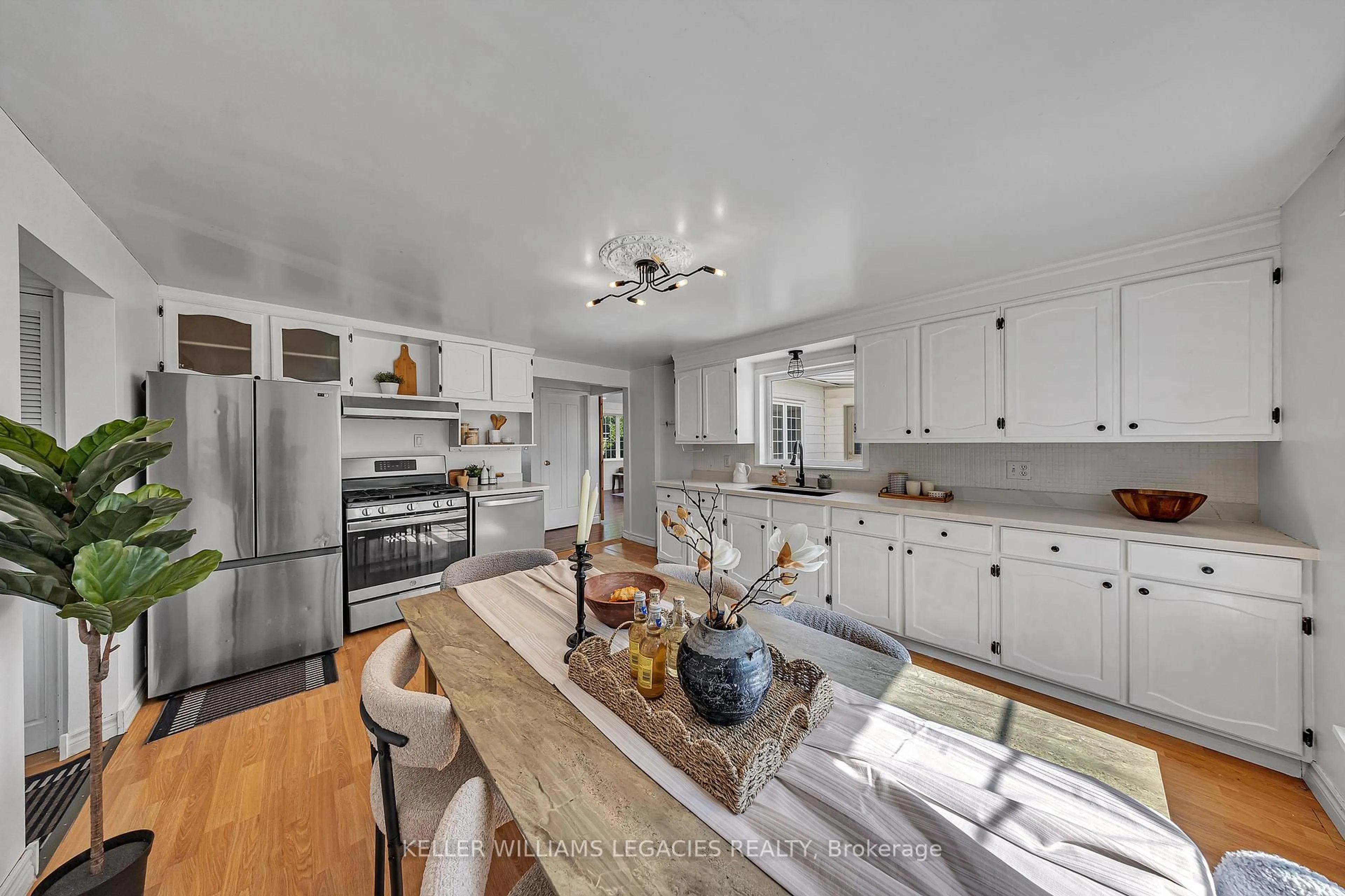 Open concept kitchen, unknown for 9070 Ashburn Rd, Whitby Ontario L0B 1A0