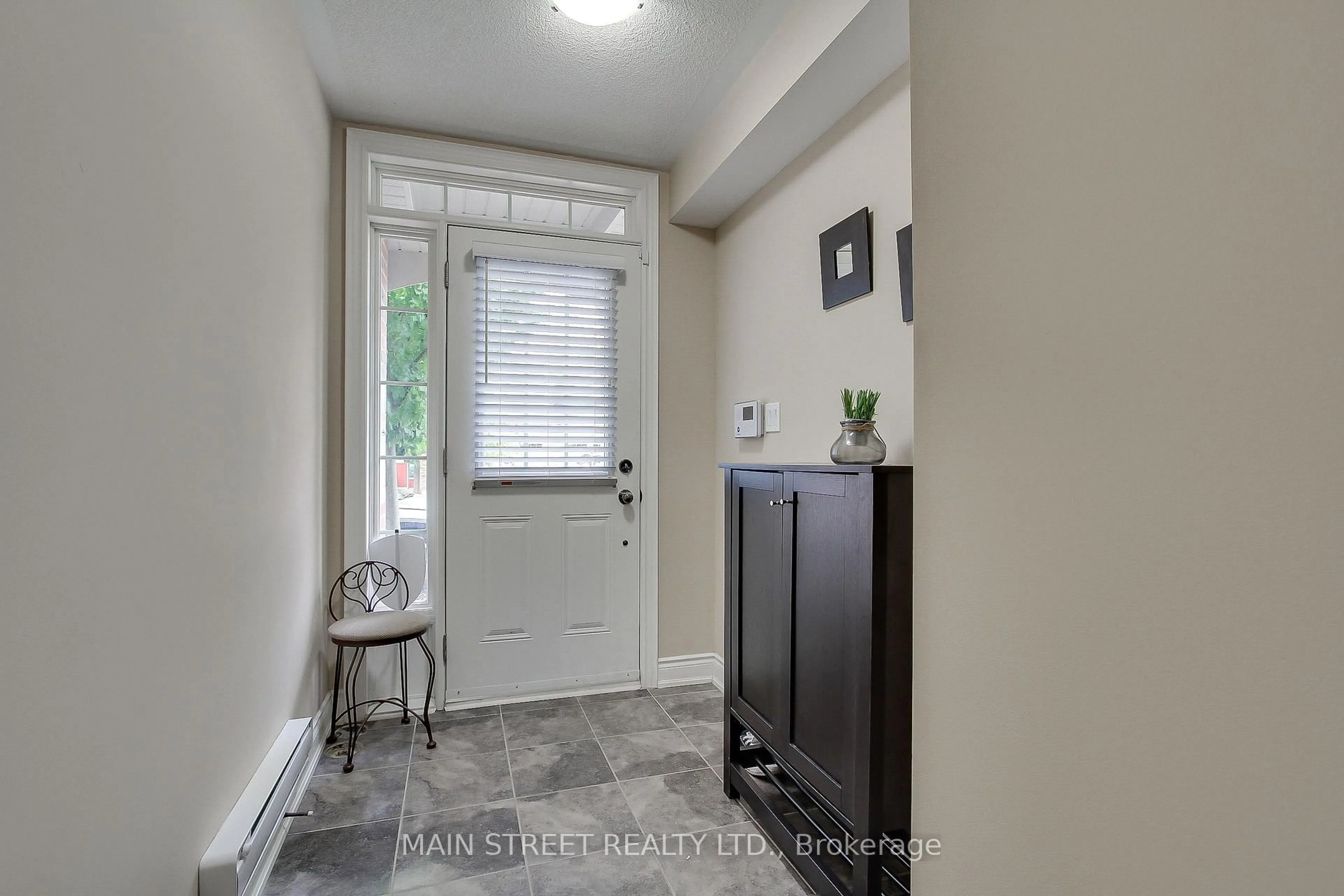 Indoor entryway for 9 Magpie Way, Whitby Ontario L1N 0K7