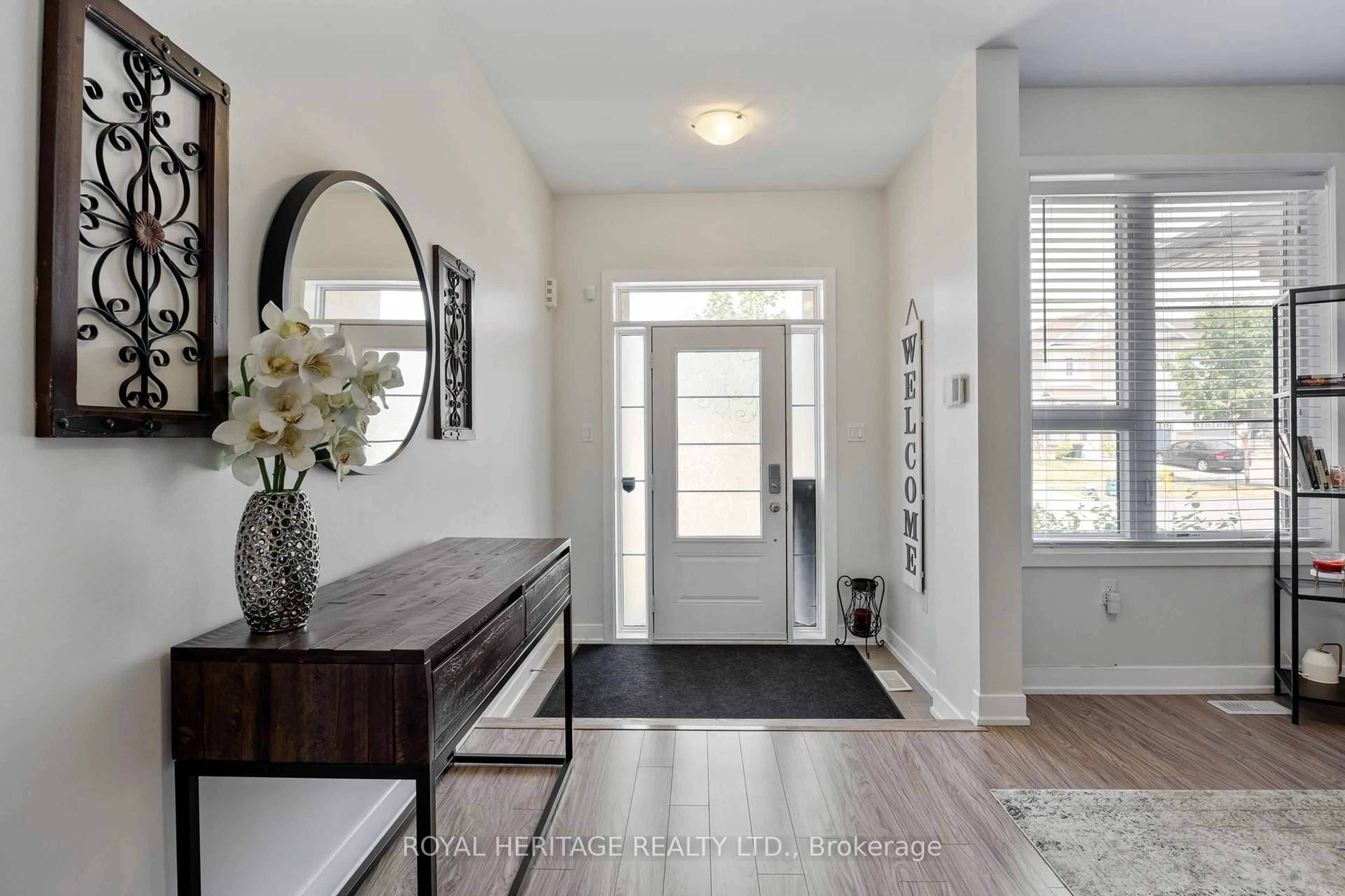 Indoor entryway for 69 Barrister Ave, Whitby Ontario L1R 0N3