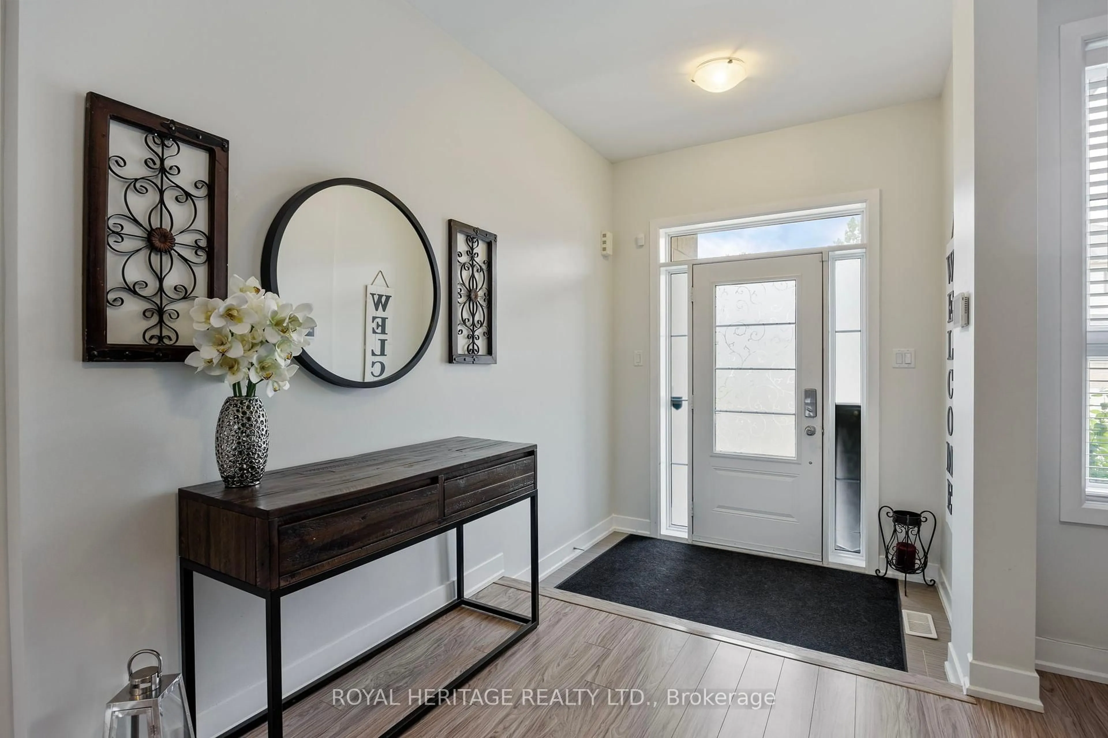 Indoor entryway for 69 Barrister Ave, Whitby Ontario L1R 0N3