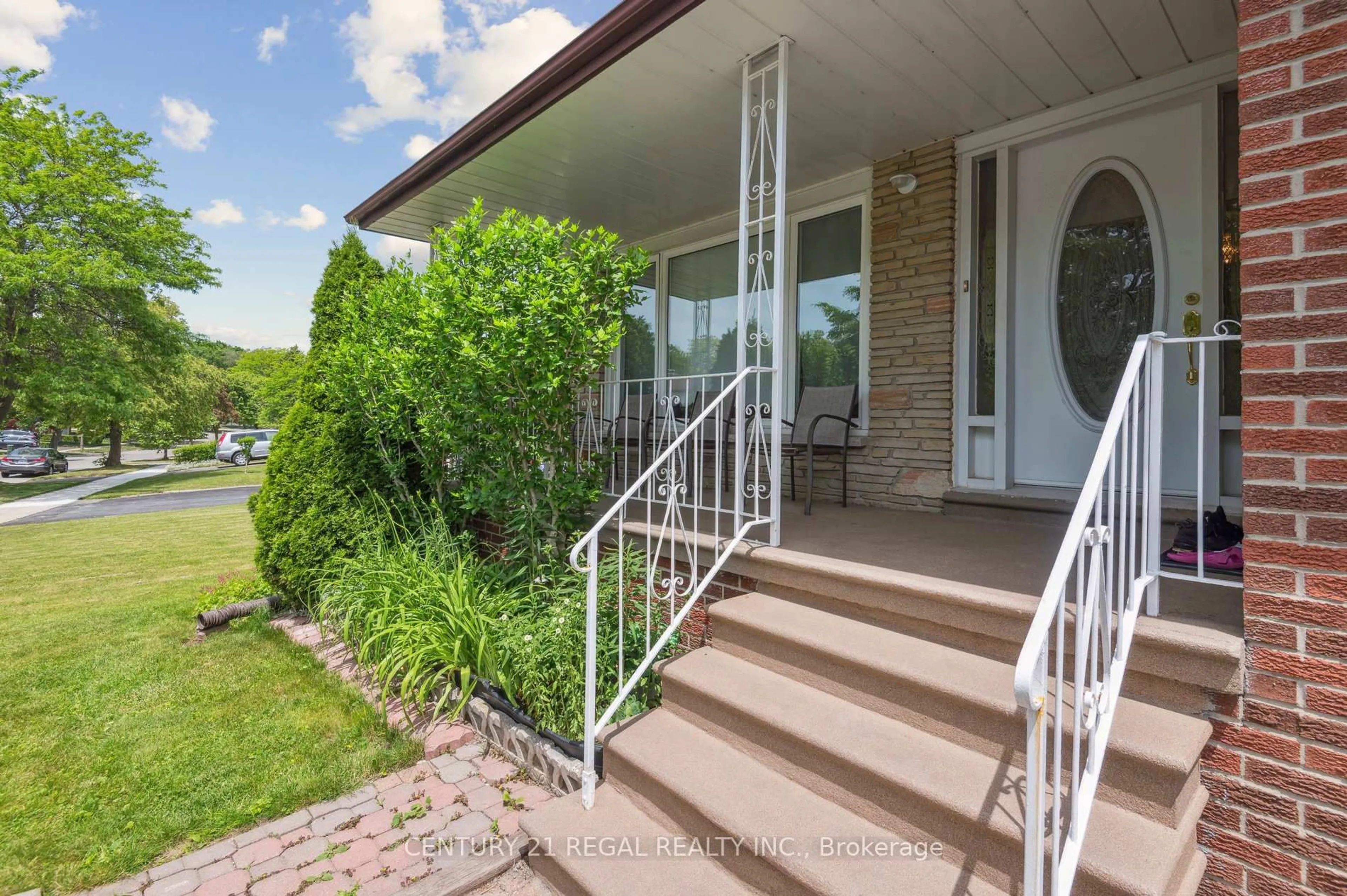 Unknown for 152 Weir Cres, Toronto Ontario M1E 4T5