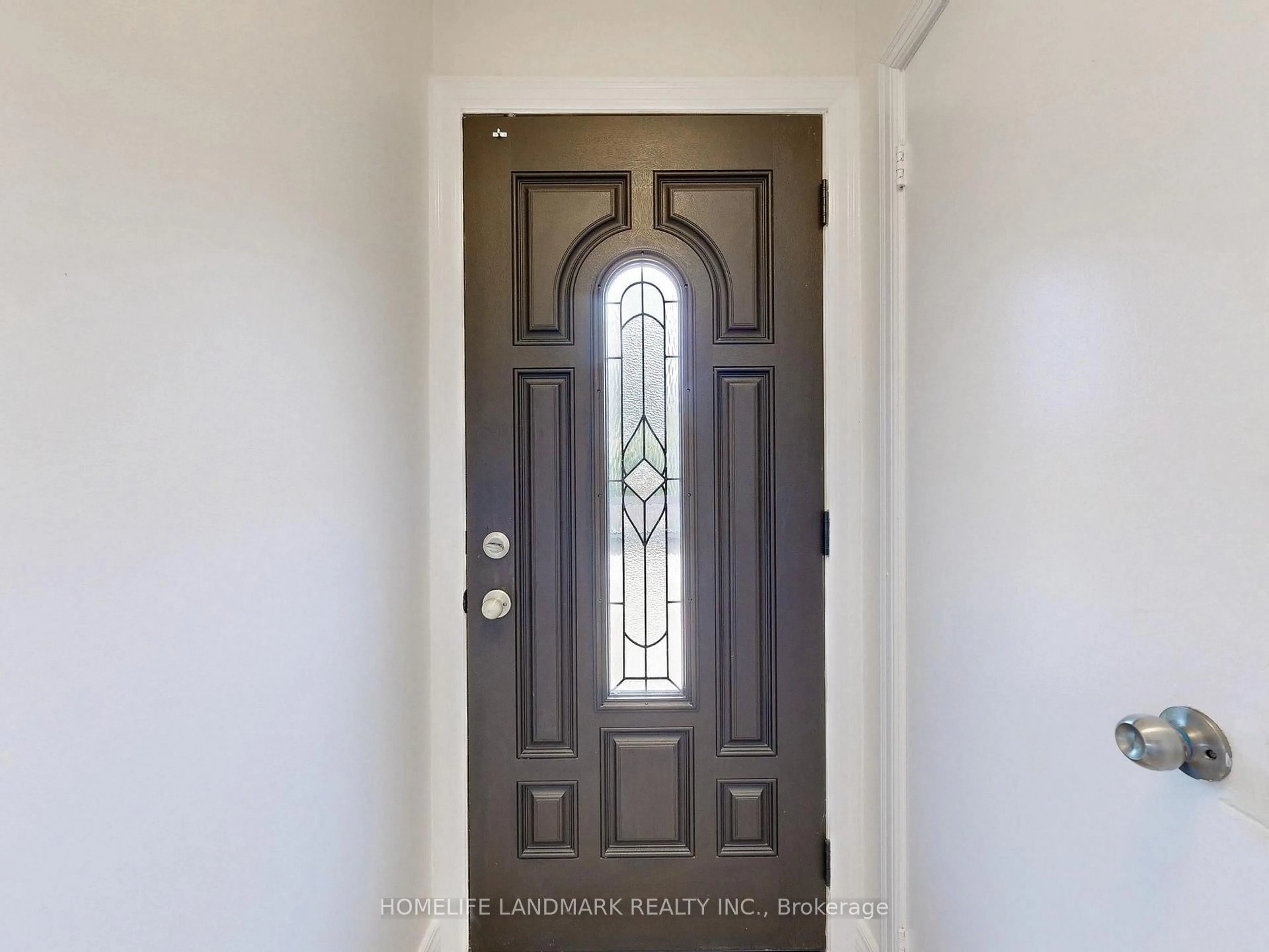 Indoor entryway for 26 Porter Cres, Toronto Ontario M1P 1E7