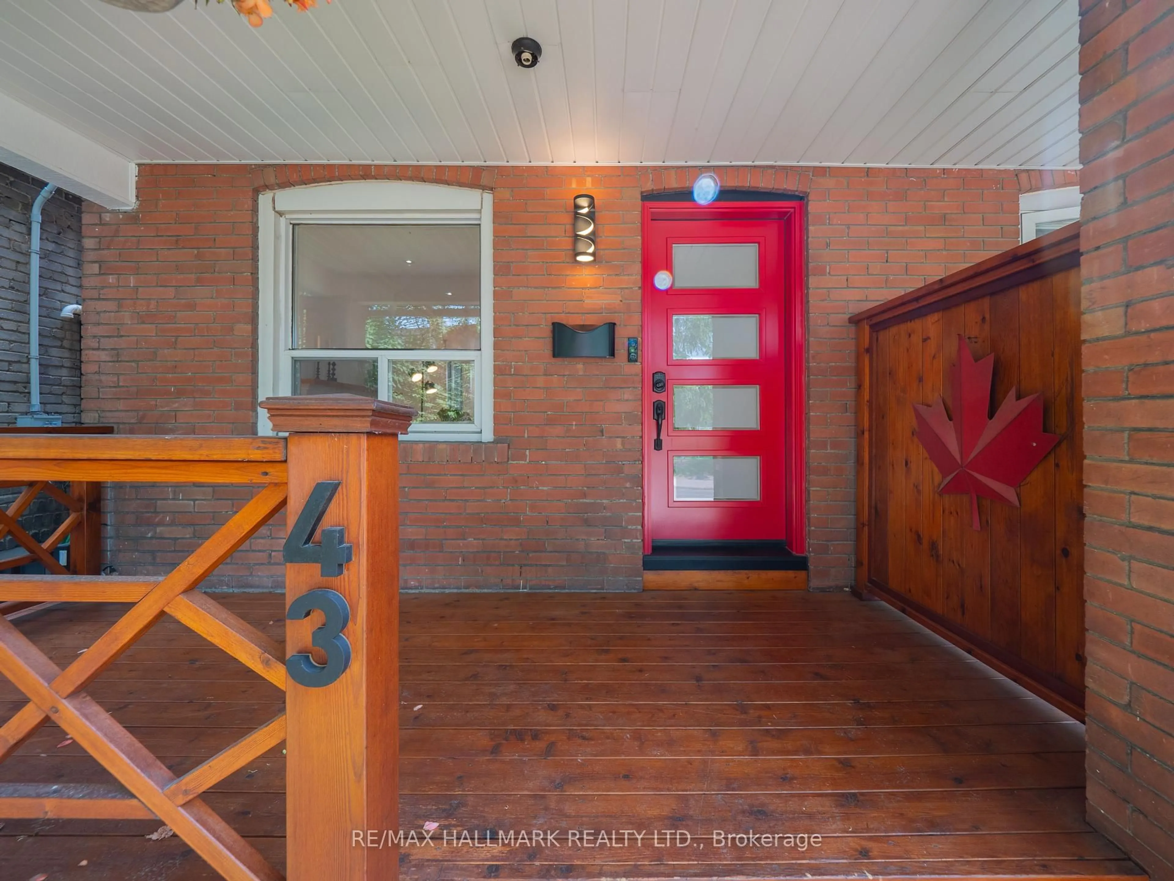 Indoor foyer for 43 Hannaford St, Toronto Ontario M4E 3G8