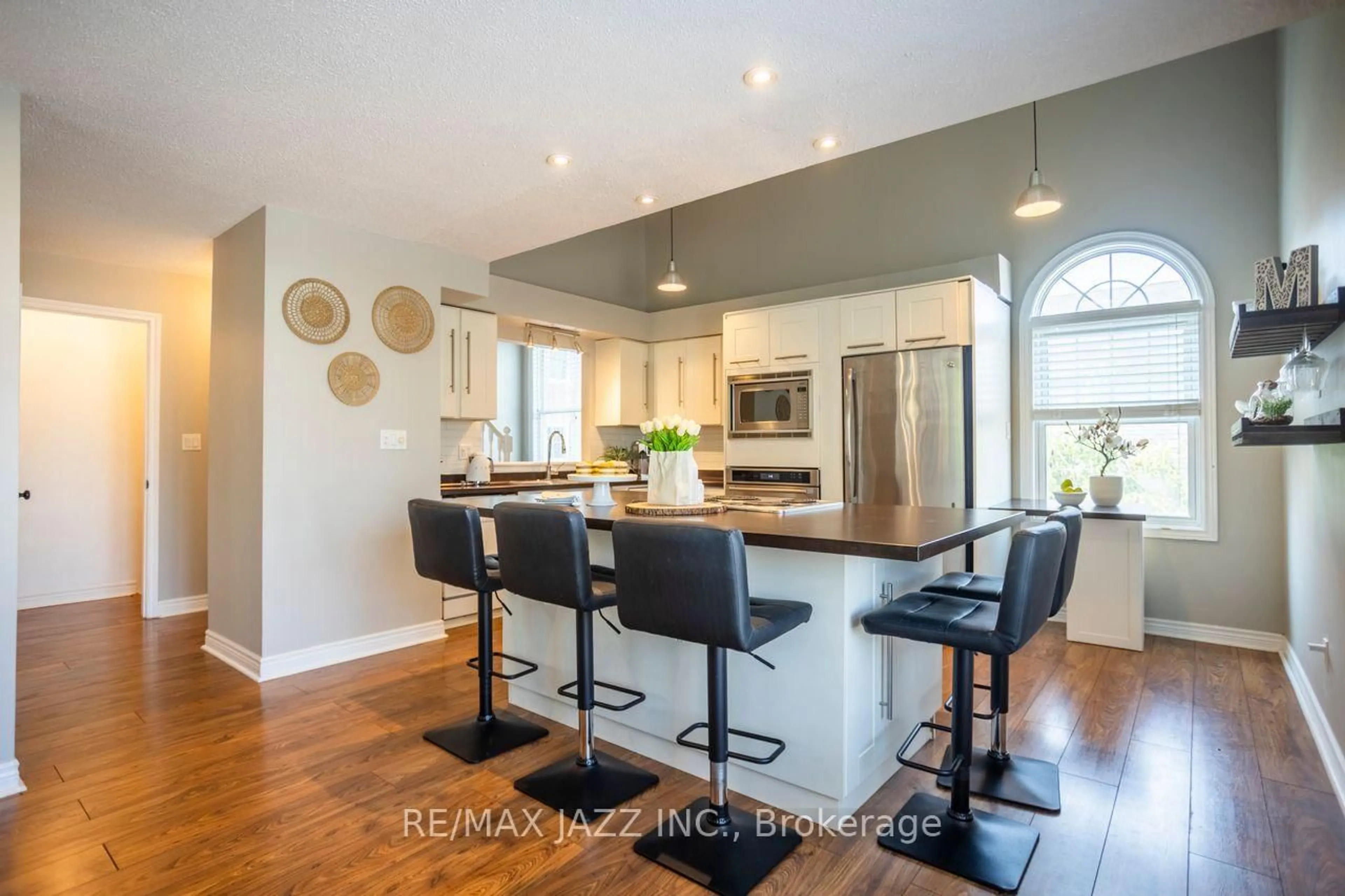 Open concept kitchen, unknown for 1655 Nash Rd #C2, Clarington Ontario L1E 1S8