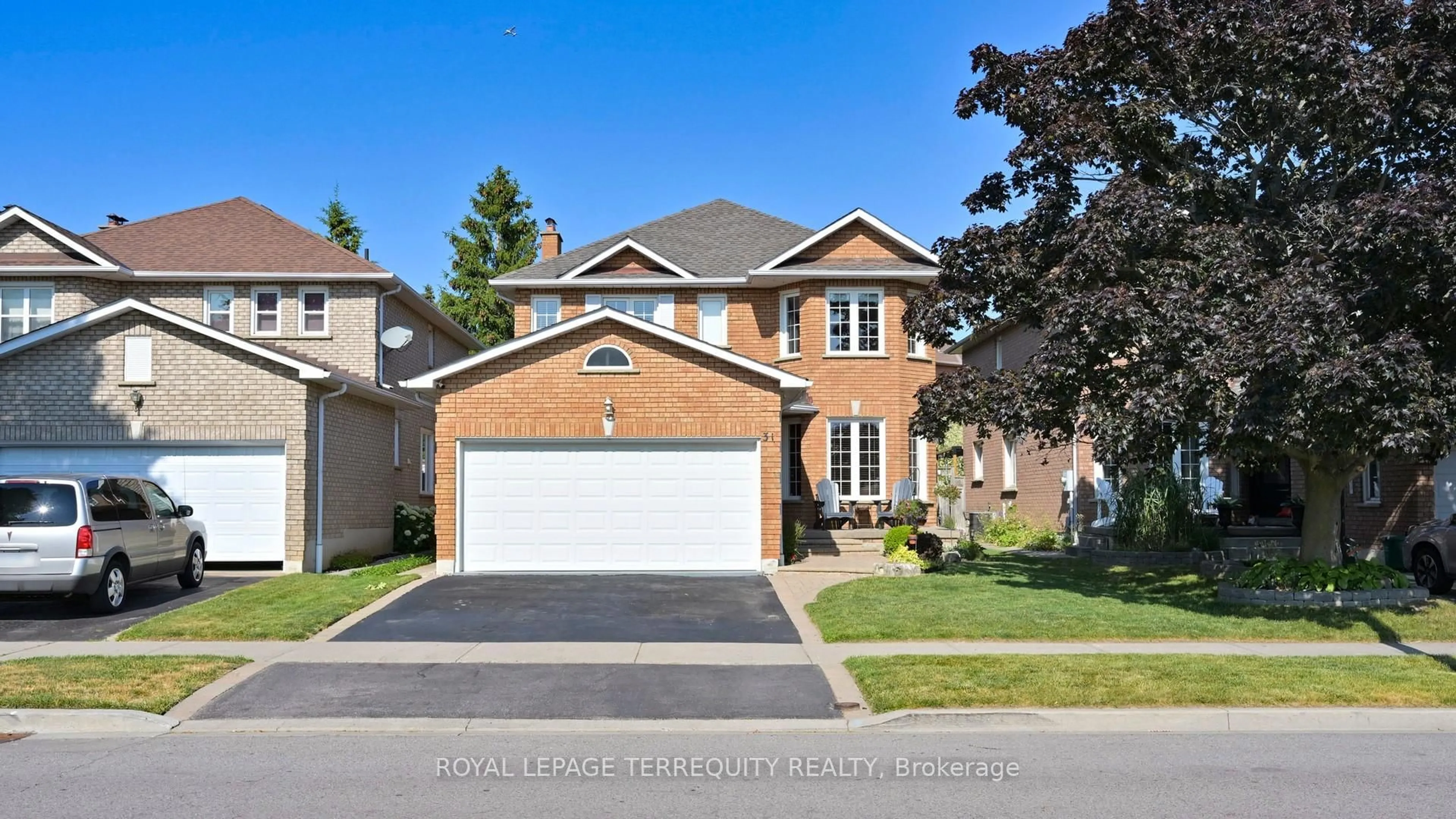 Home with brick exterior material, street for 31 Waller St, Whitby Ontario L1R 1Z8