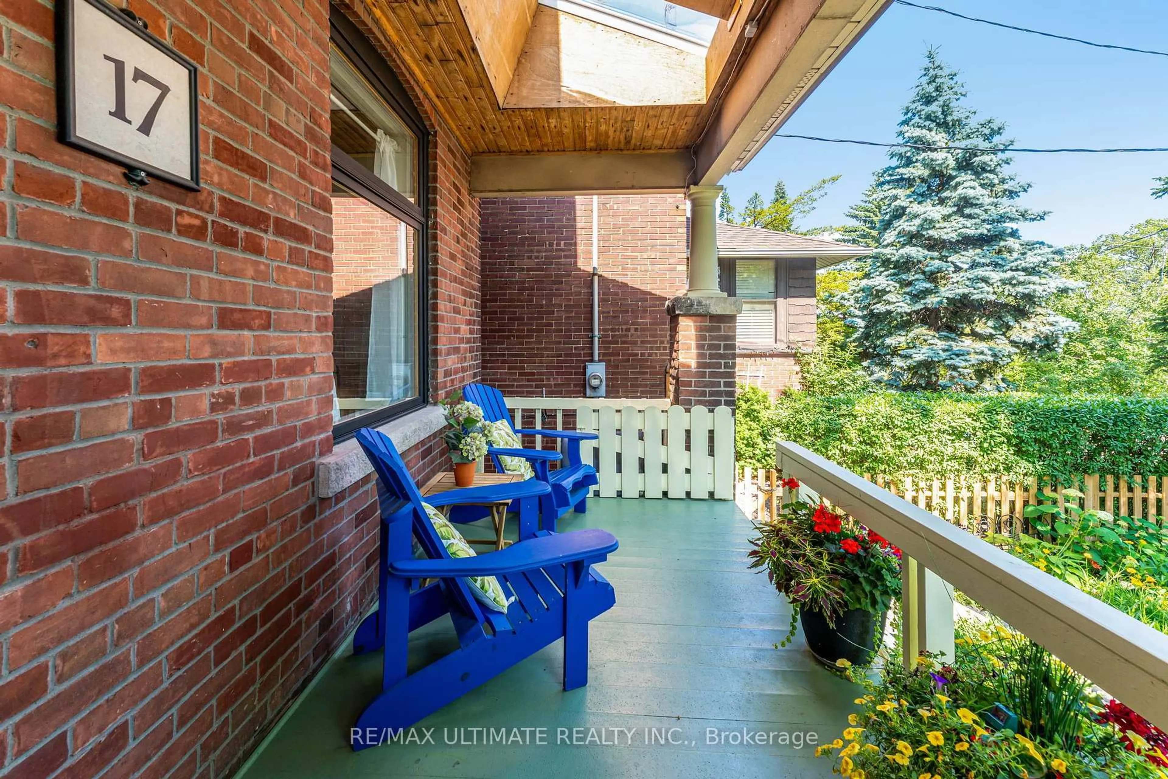 Patio, street for 17 Beach View Cres, Toronto Ontario M4E 2L6