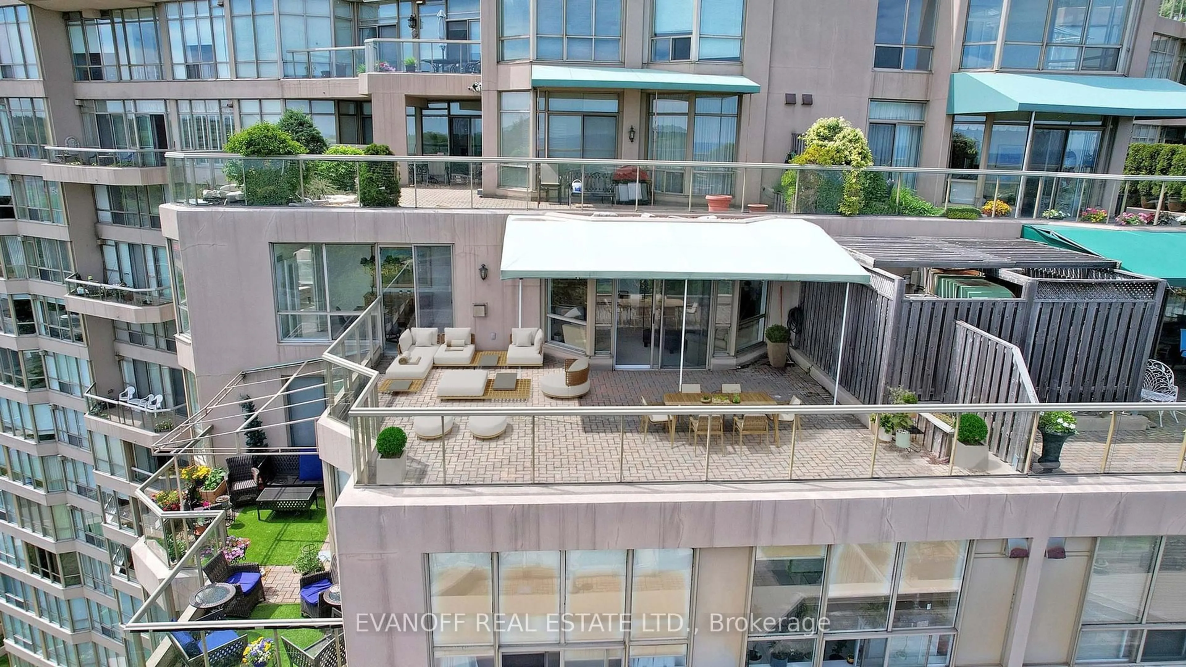 A pic from outside/outdoor area/front of a property/back of a property/a pic from drone, city buildings view from balcony for 10 Guildwood Pkwy #1226, Toronto Ontario M1E 5B5