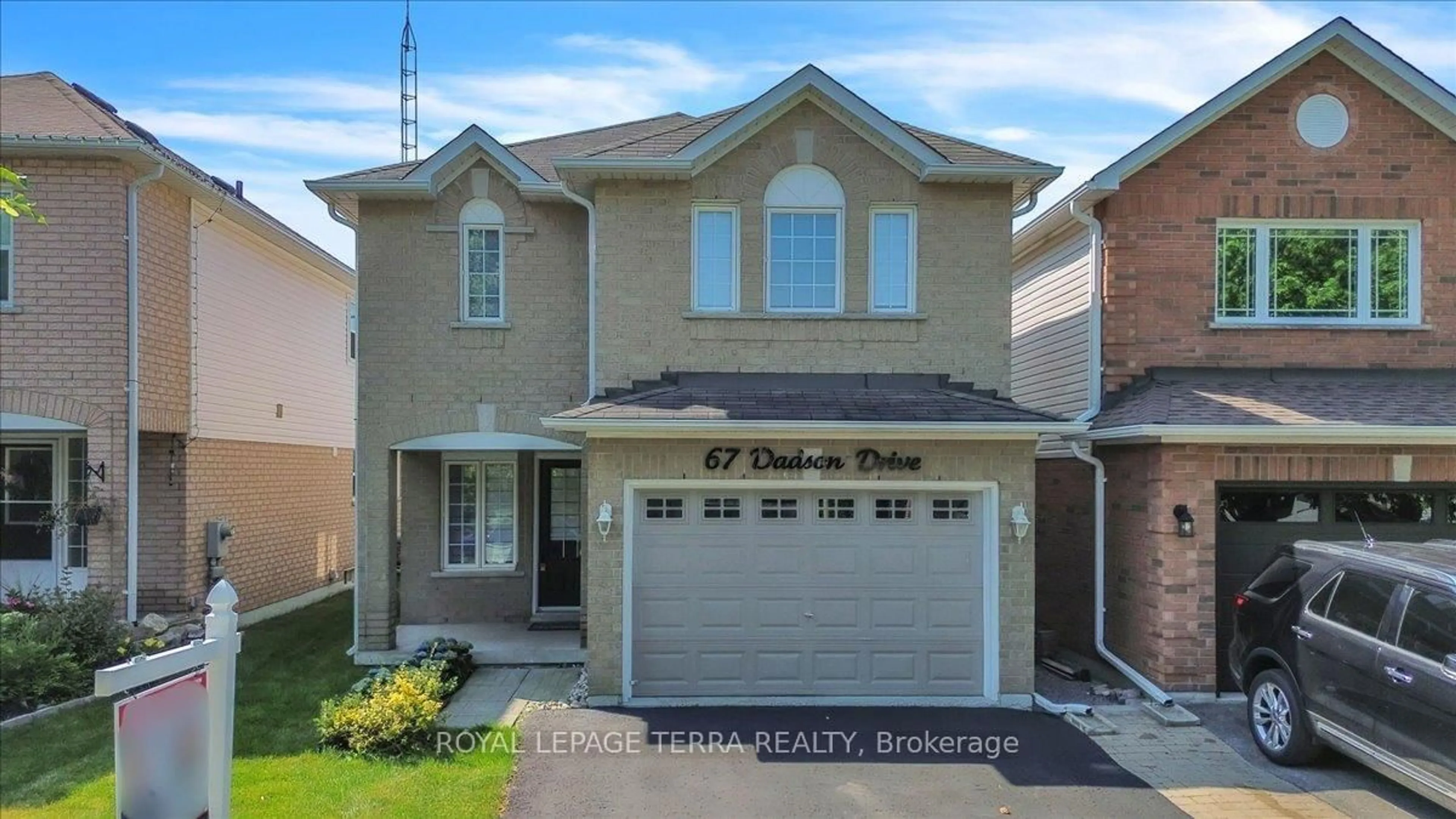 Home with vinyl exterior material, street for 67 Dadson Dr, Clarington Ontario L1C 5J1